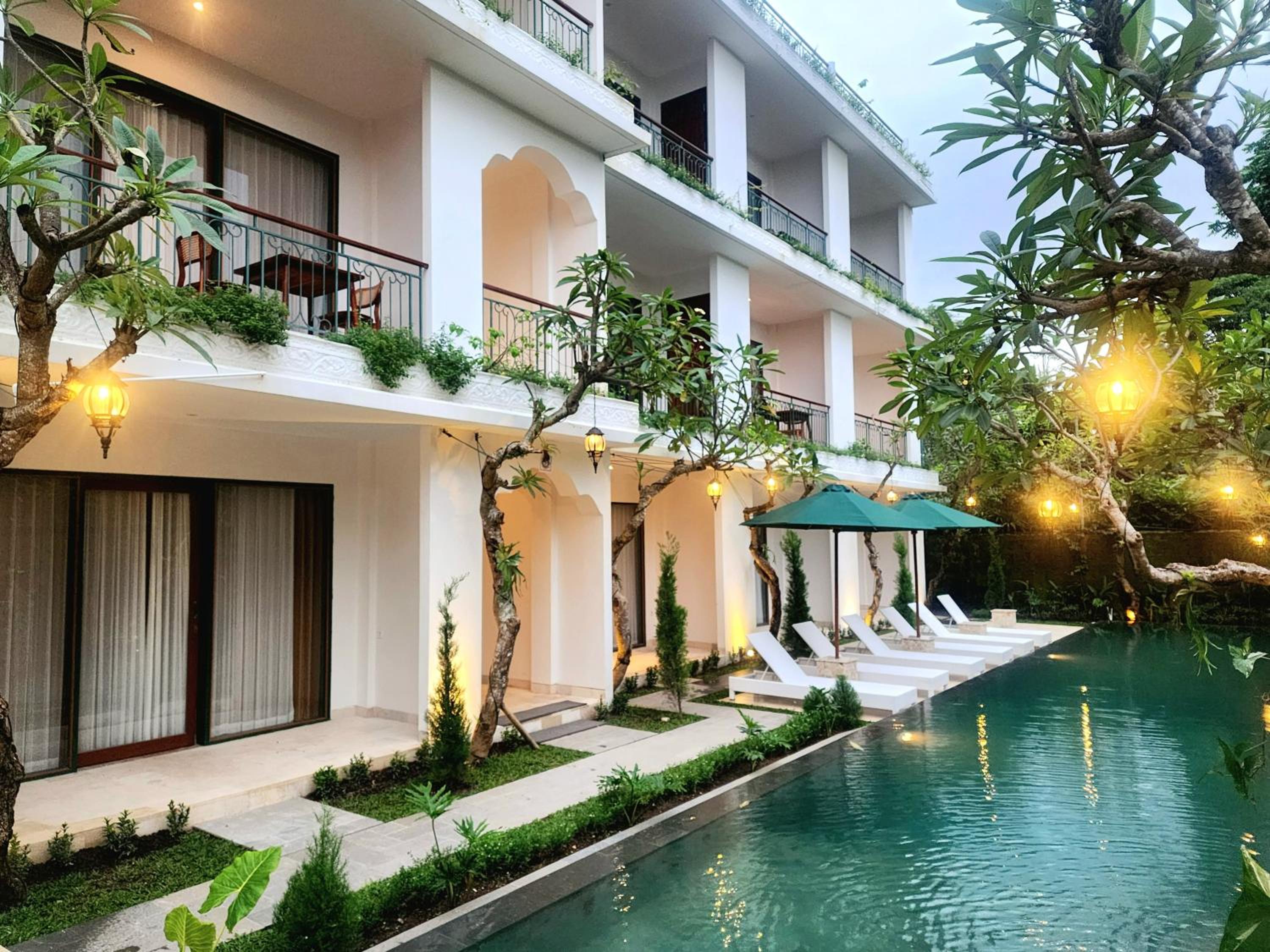 Sabana Bliss with Pool View - Photo 11
