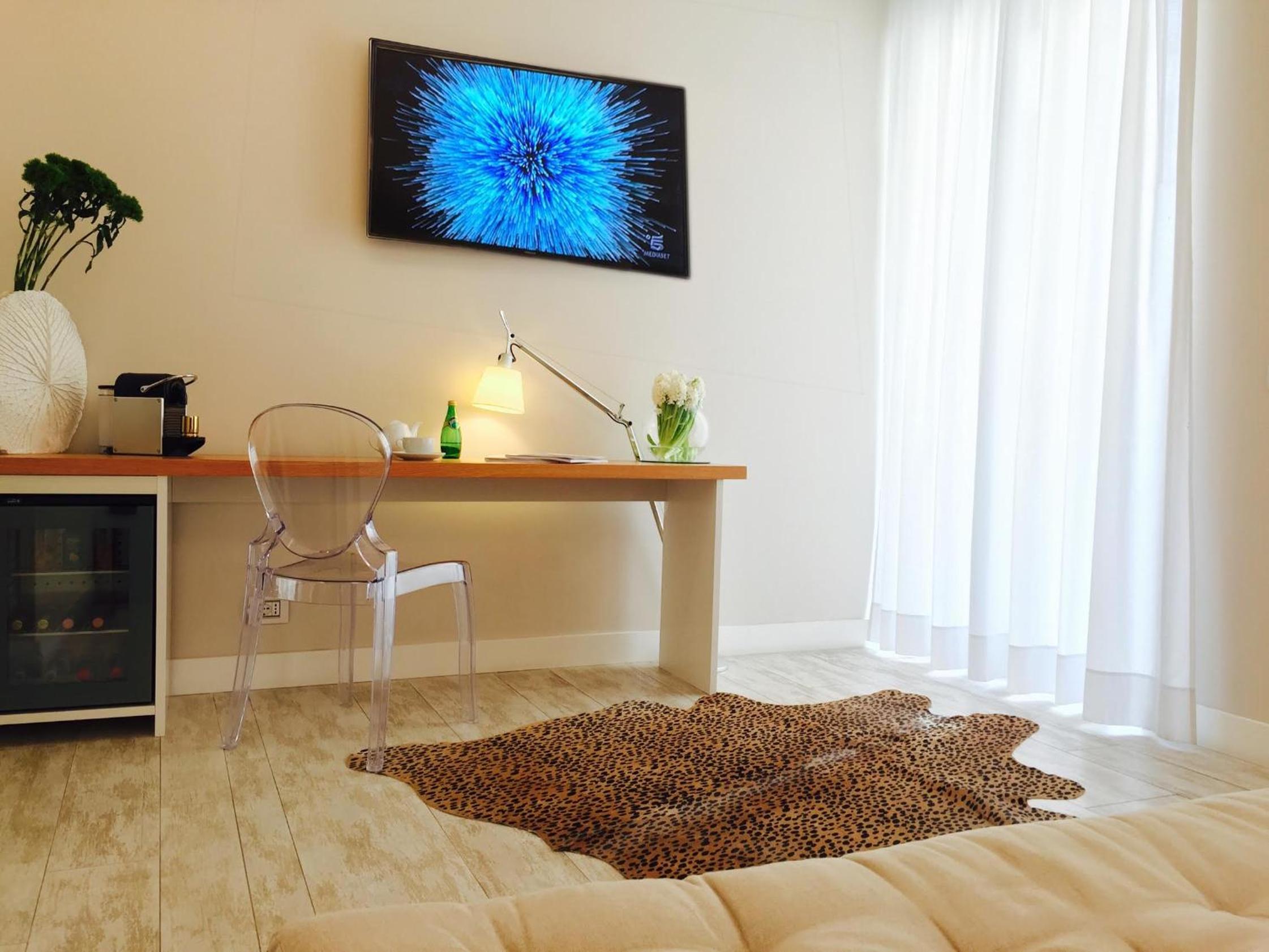 Deluxe King Room photo 3