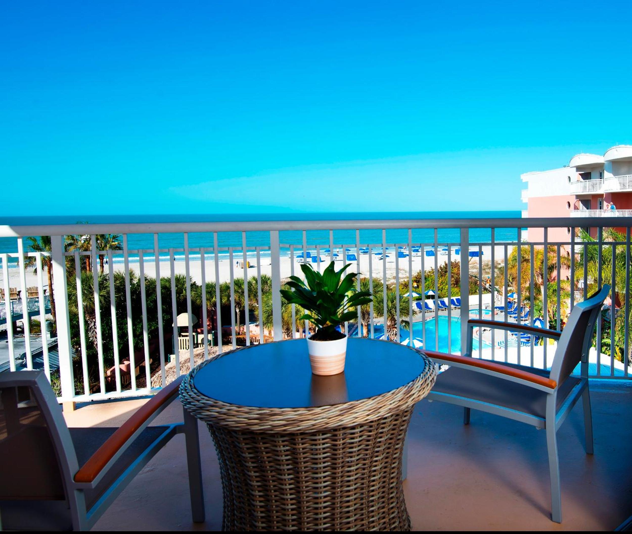 Luxury King Suite - Photo 5
