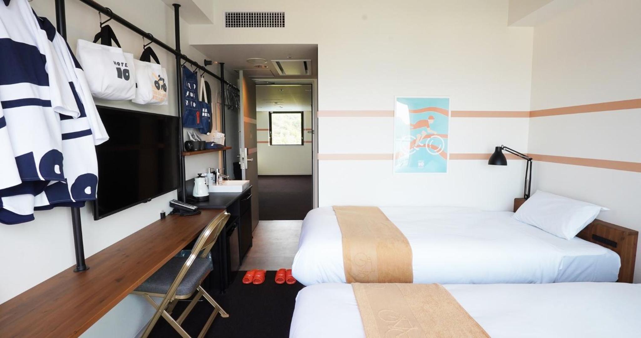 Twin Room - Photo 2