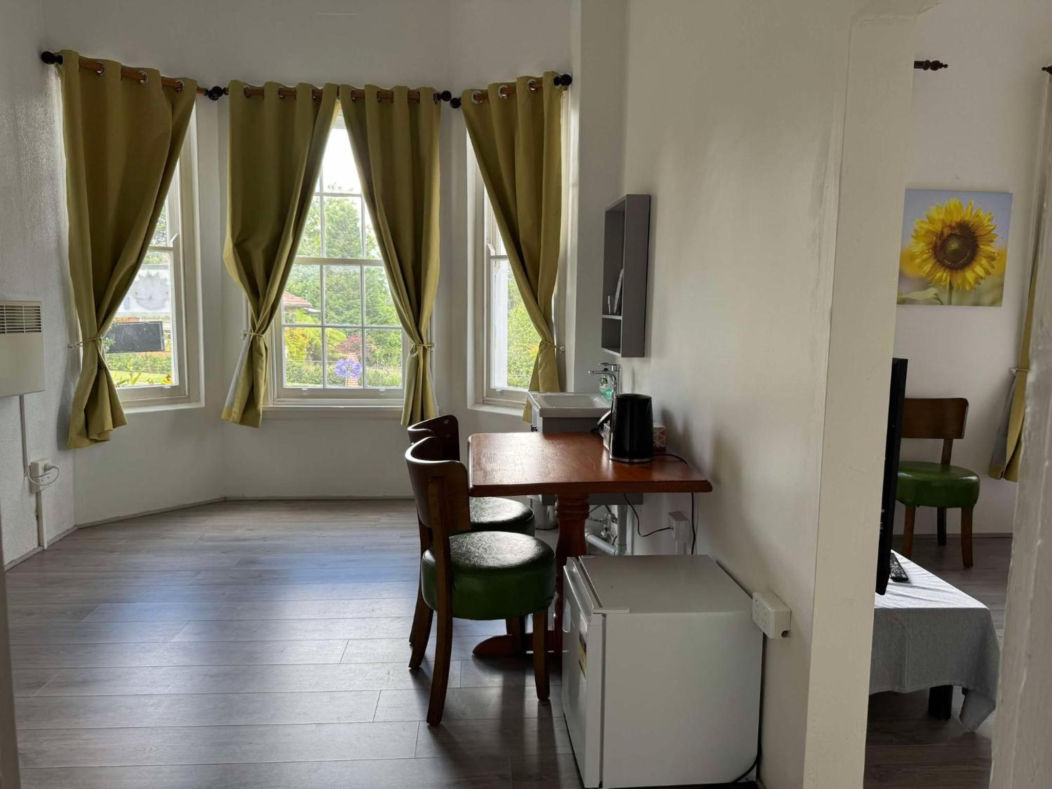 Deluxe Double Room - Photo 9