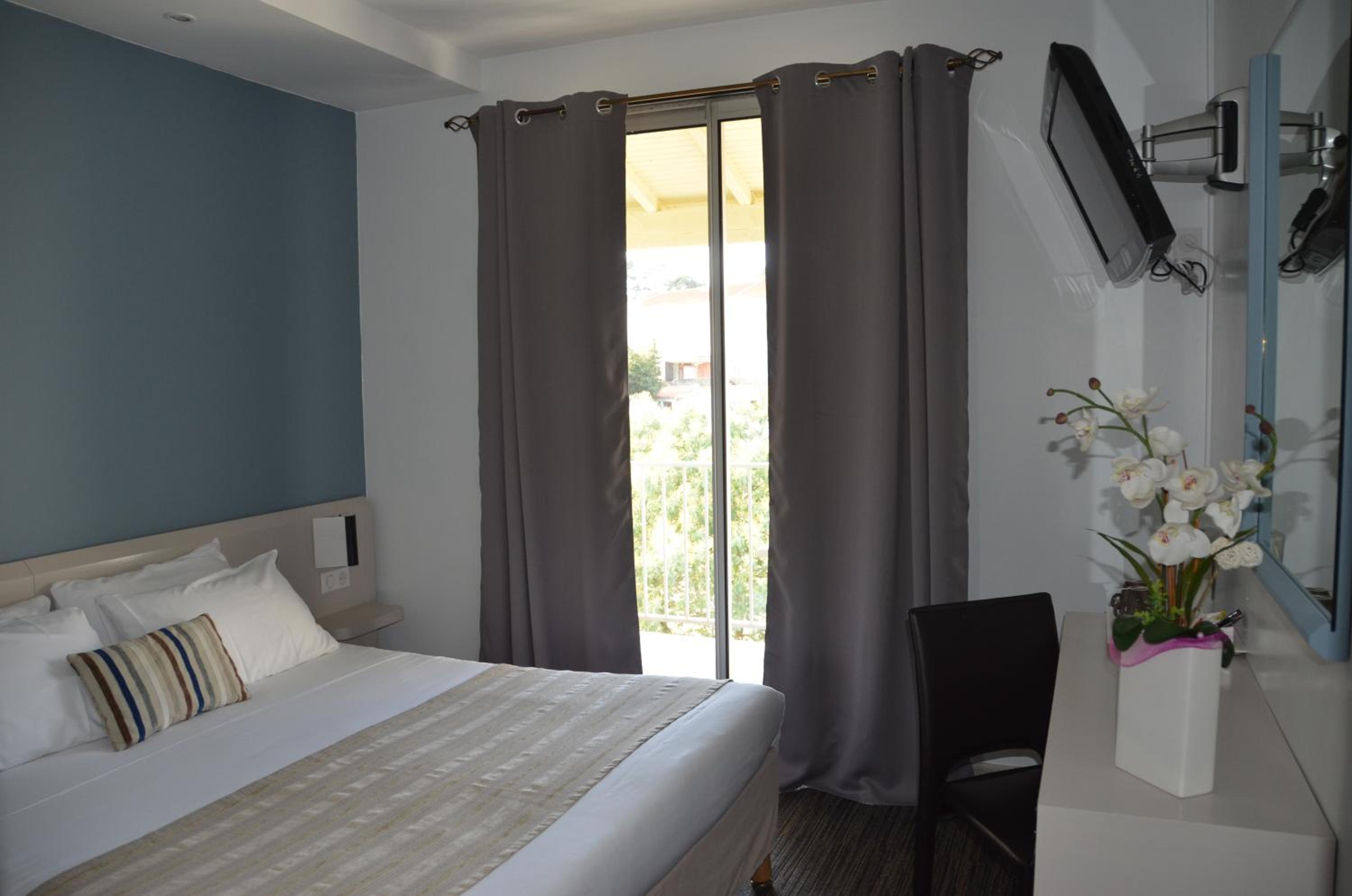 Double Room with Garden View and Parking View photo 2