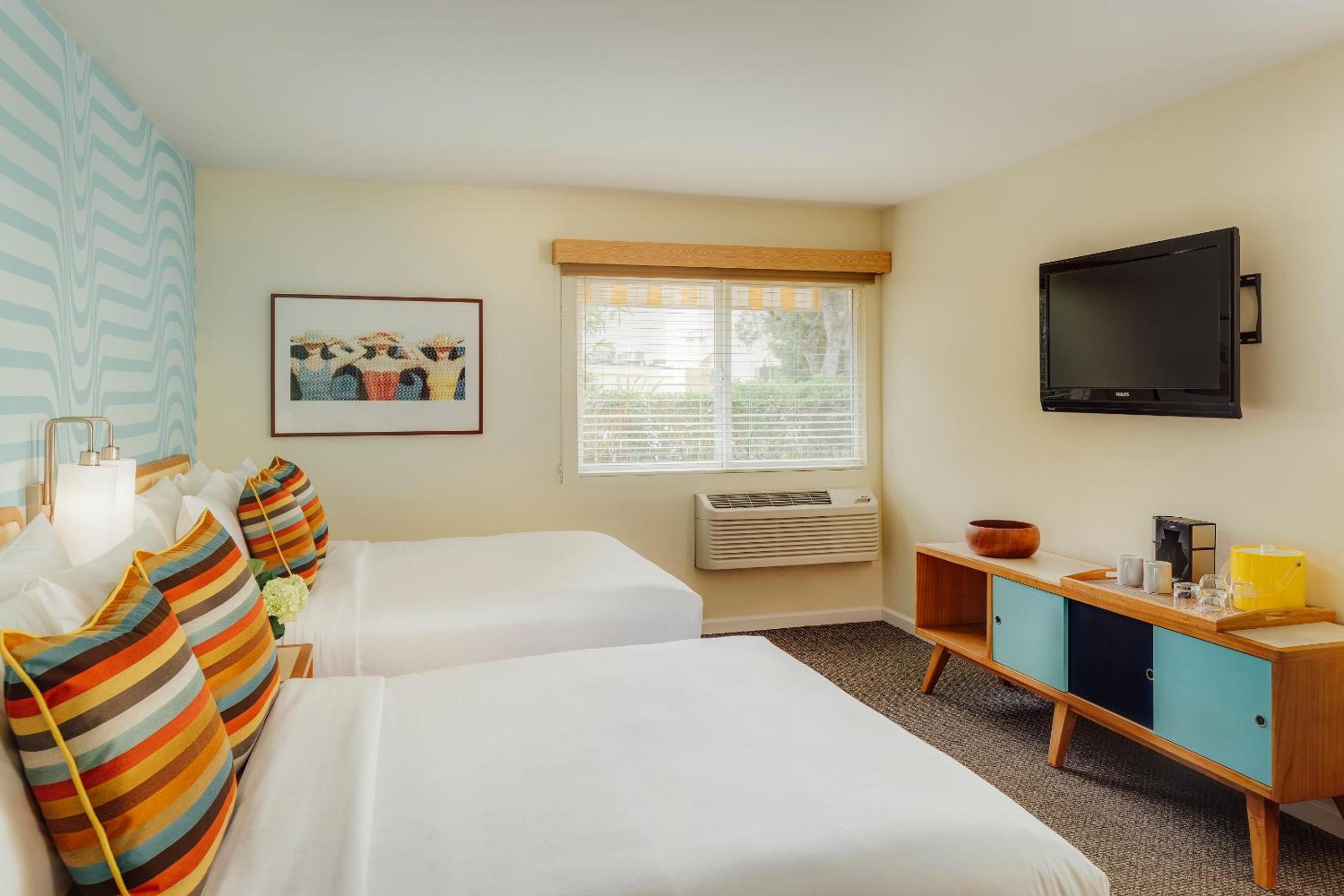 Double Room with Two Double Beds - Photo 6