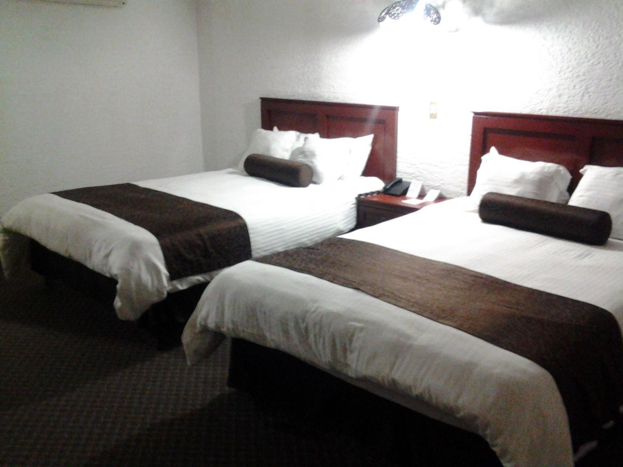 Double Room with Two Double Beds - Non-Smoking - Photo 5