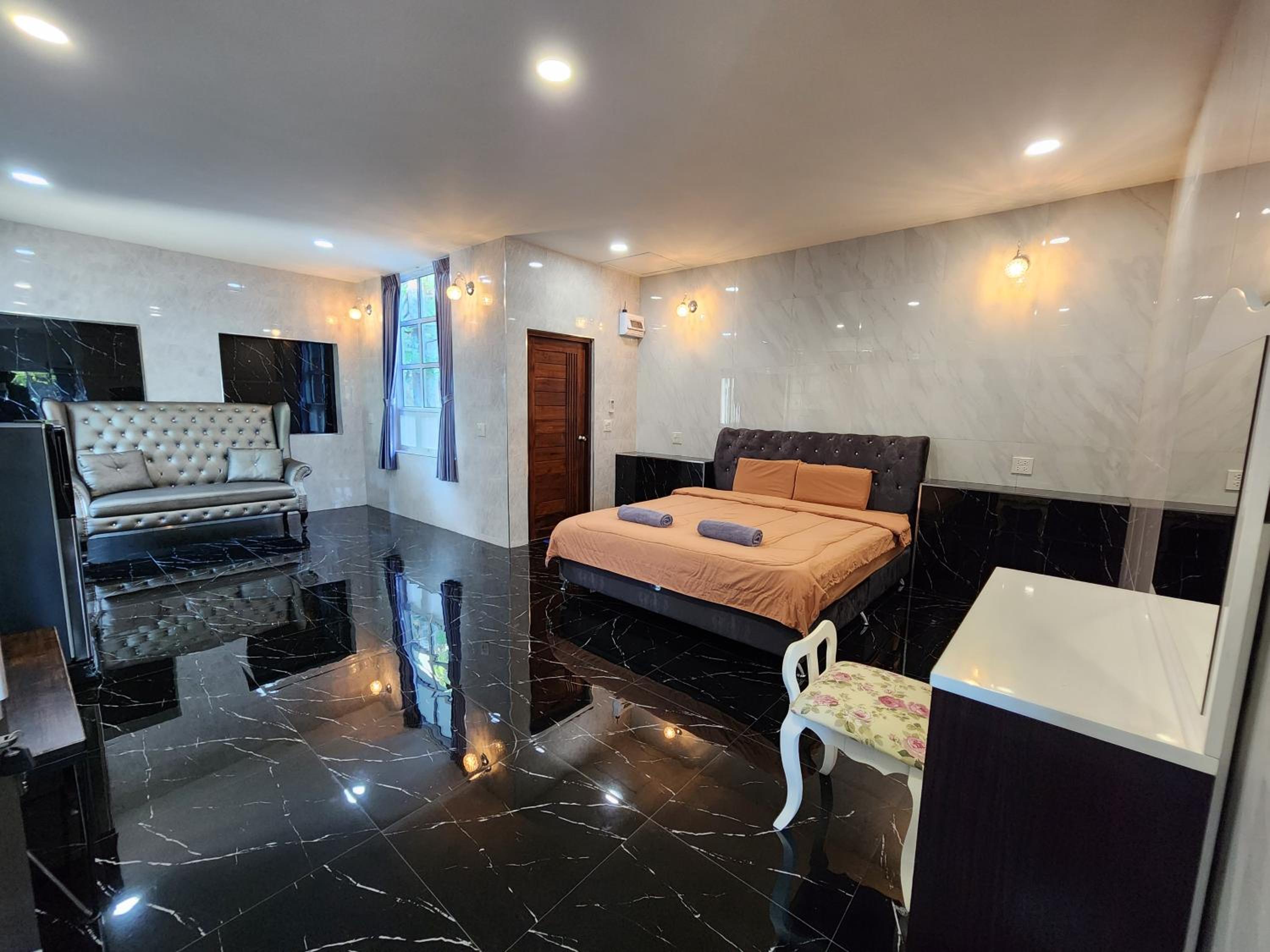 Double Room with Mountain View - Photo 1