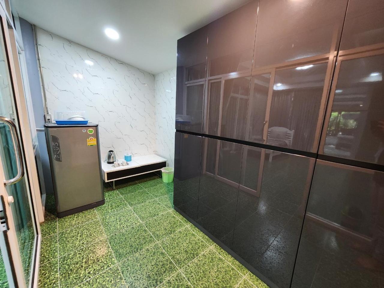 Twin Room with Bathroom - Photo 4