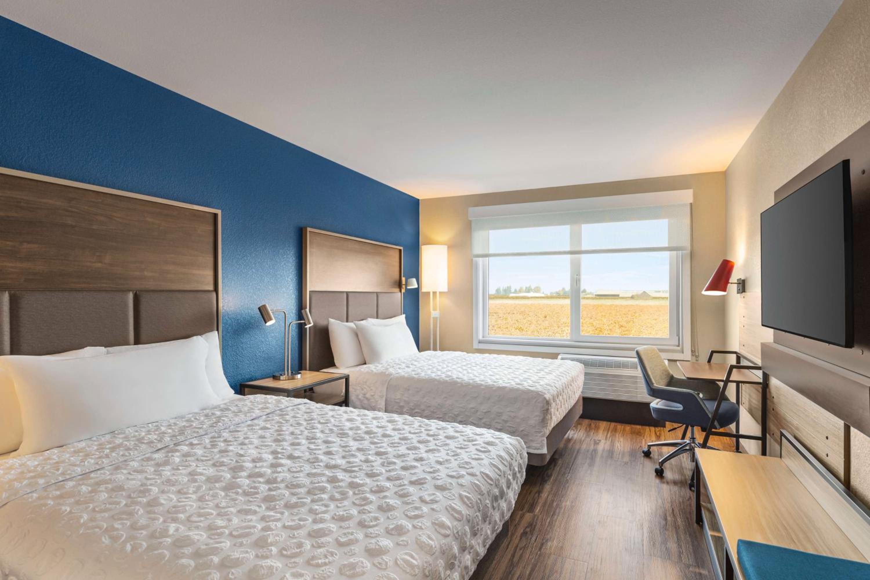 Queen Room with Two Queen Beds and Walk-In Shower - Photo 2