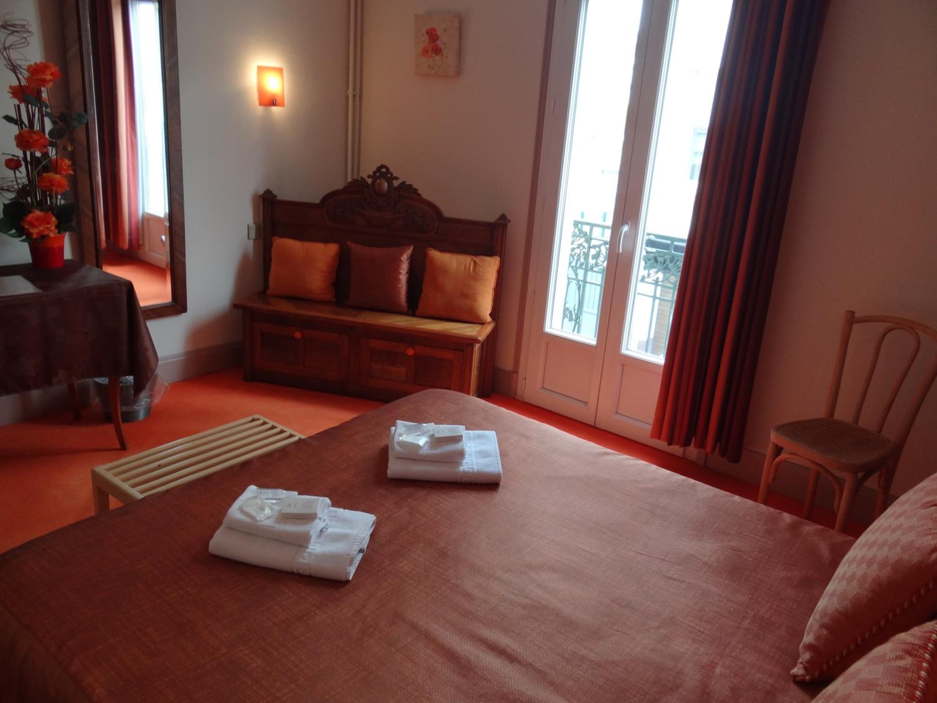 Double Room - Photo 2