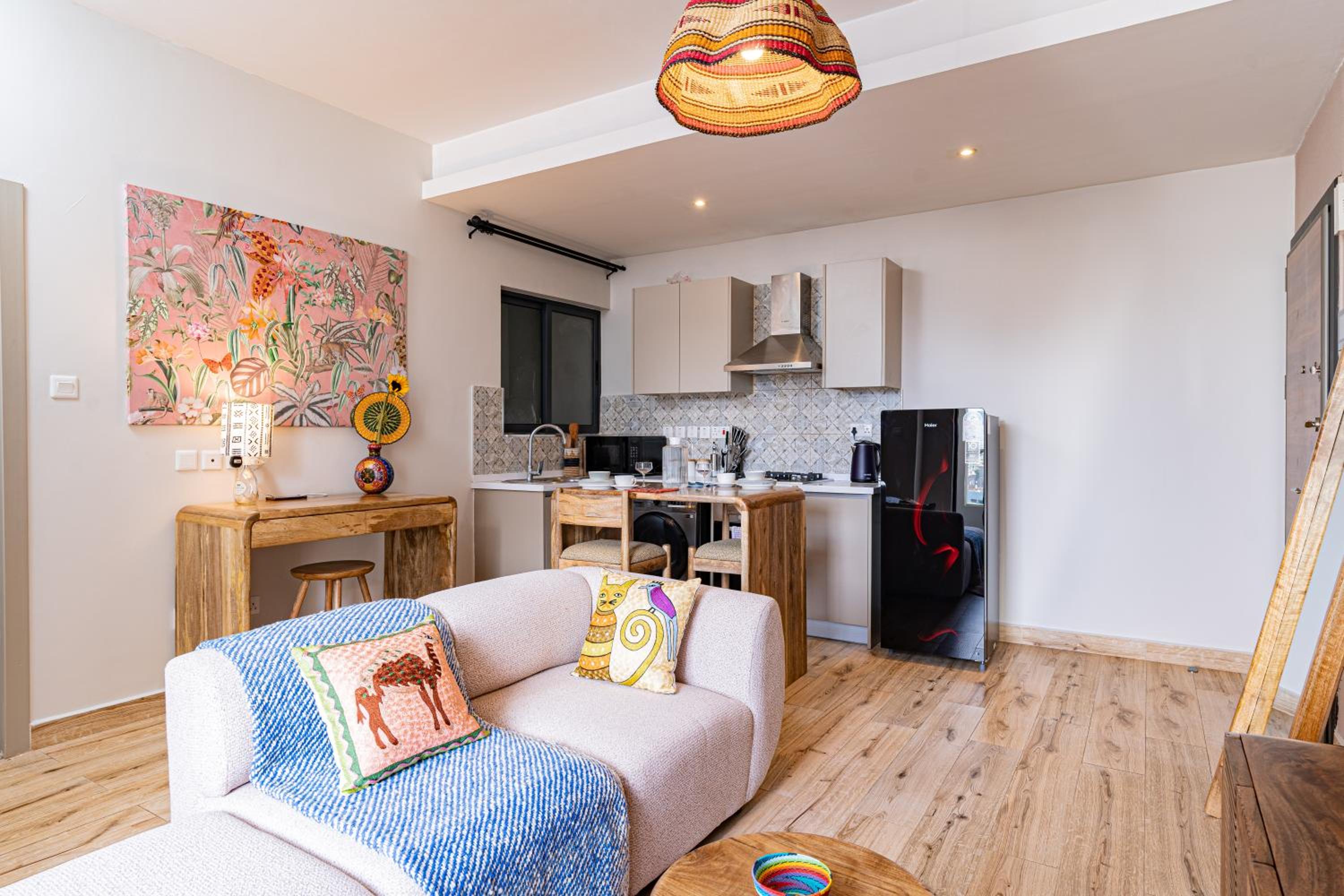 Deluxe One-Bedroom Apartment
