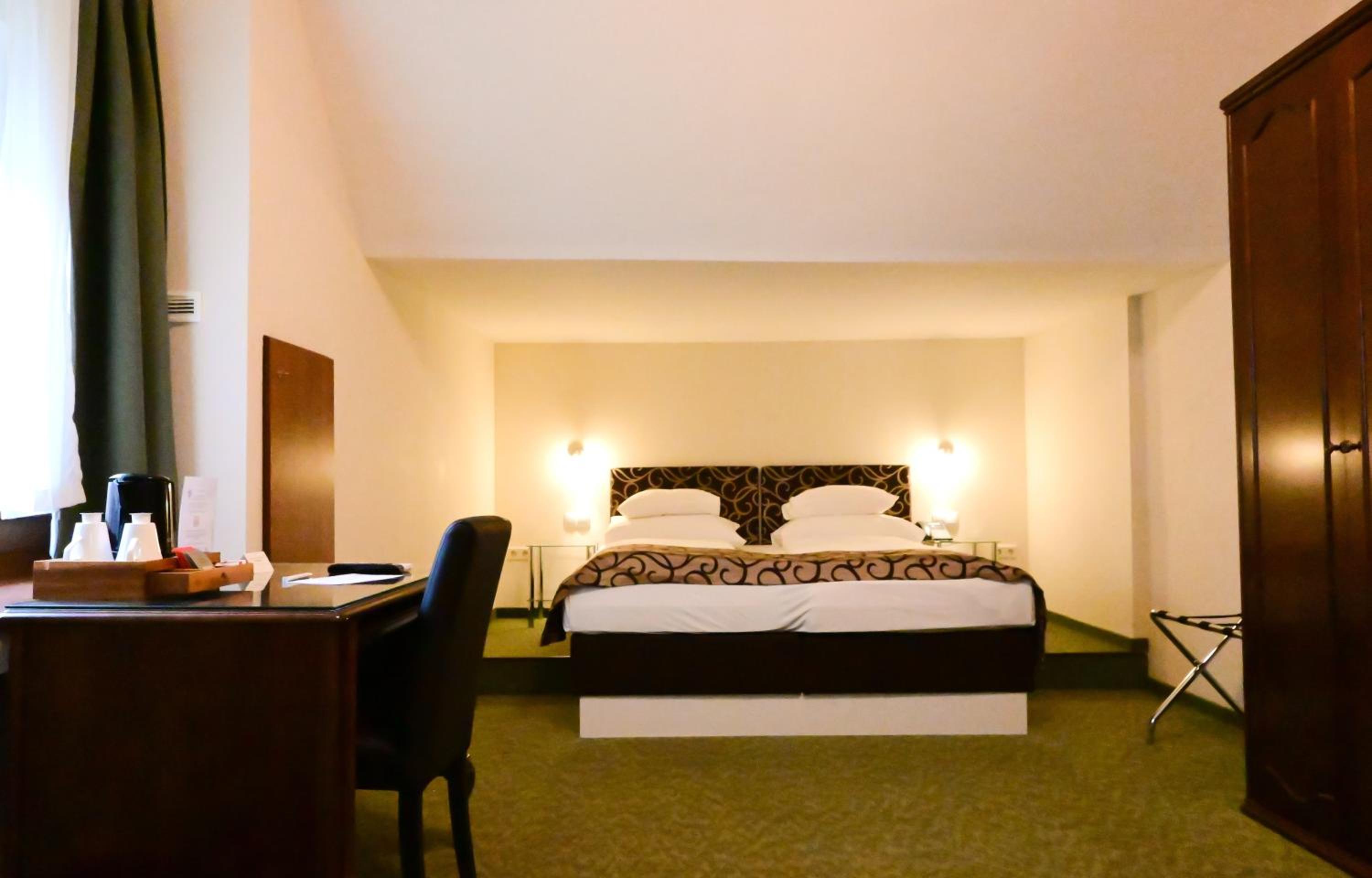 Economy Double Room photo 3
