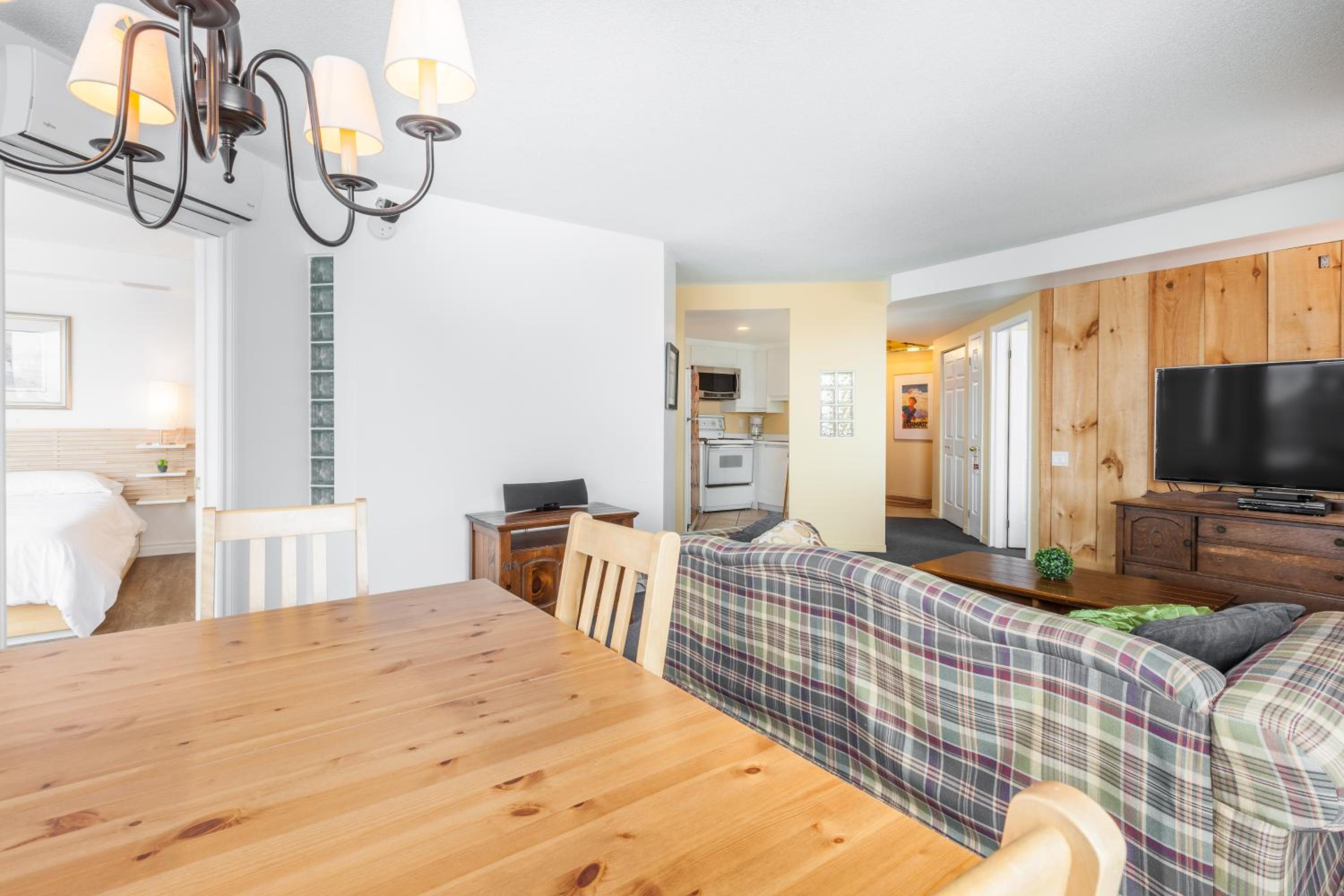 Two-Bedroom Apartment - Main Building photo 2