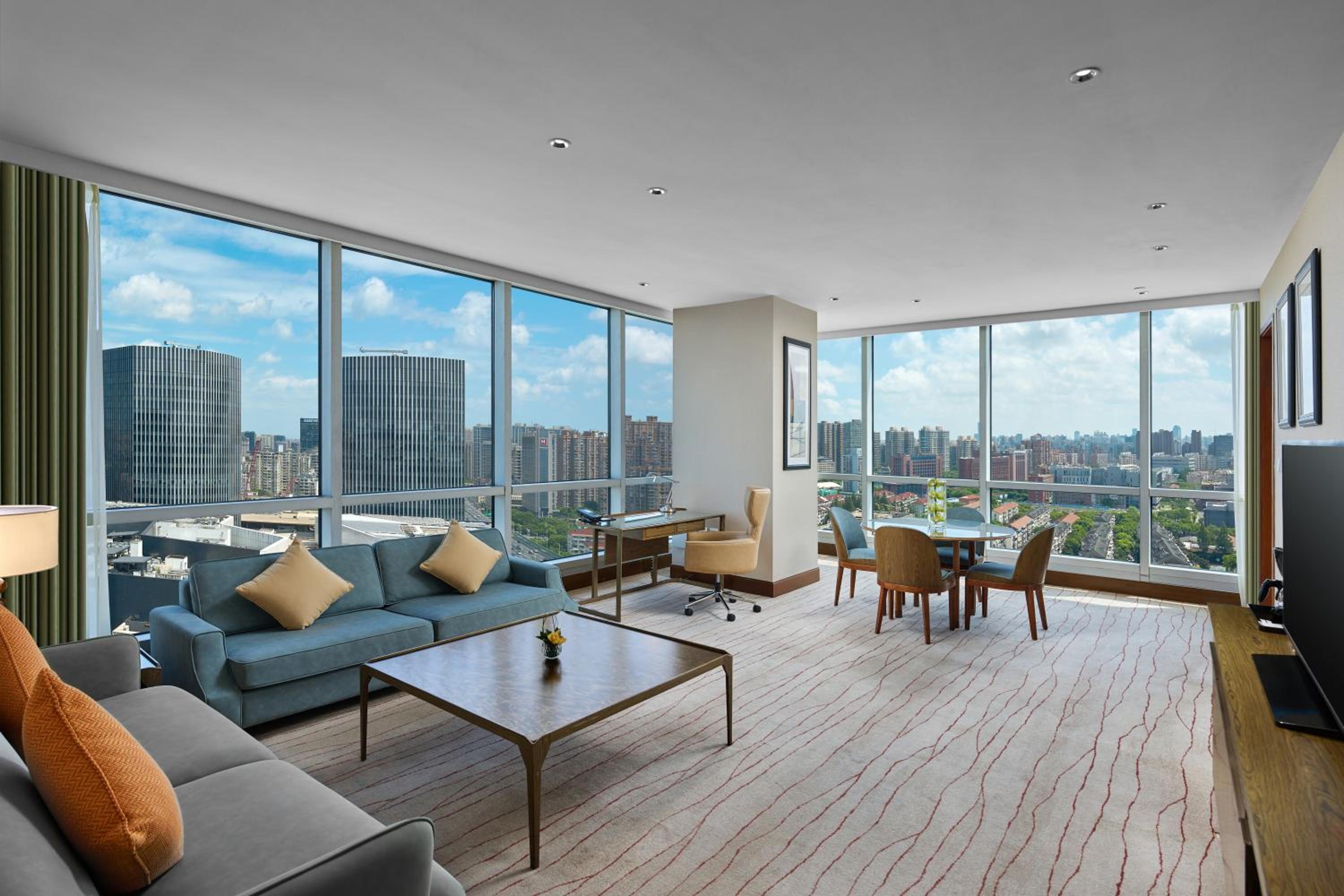 Deluxe Twin Suite