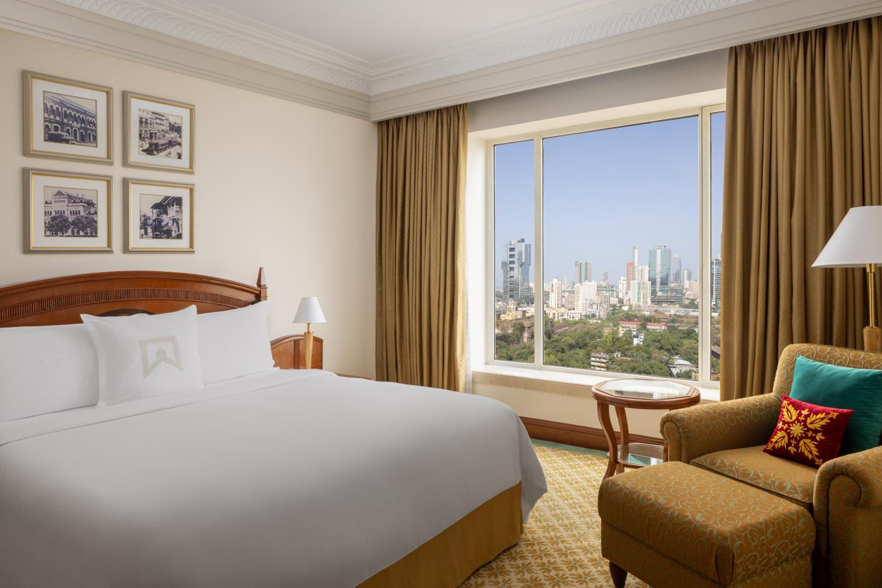 ITC One with Lounge Access with 15% off on Spa, Laundry, Food & Soft Beverage and Complimentary Luxury Hours from 6pm to 8pm ITC One with Lounge Access with 15% off on Spa, Laundry, Food & Soft Beverage and Complimentary Luxury Hours from 6pm to 8pm
