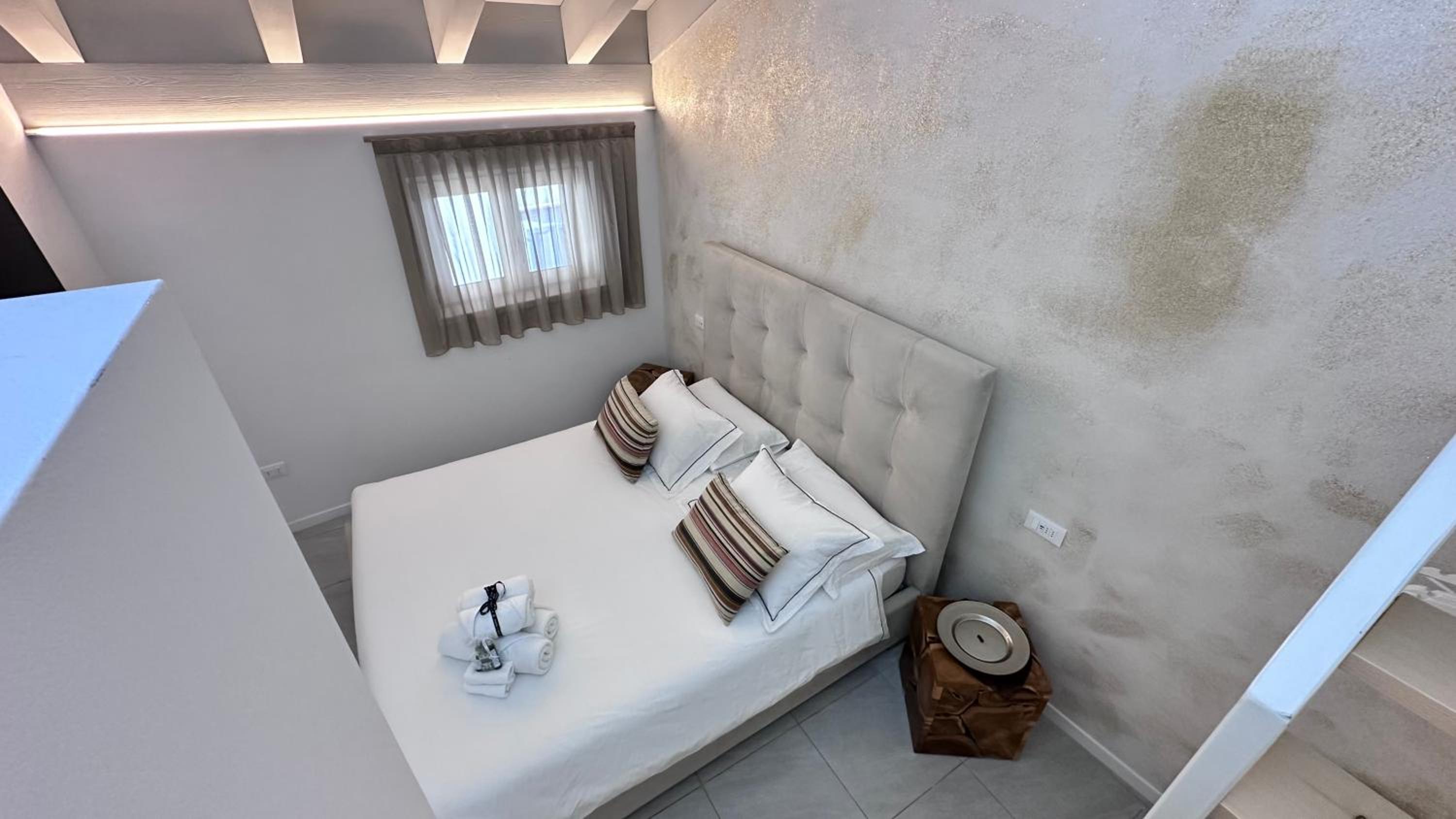 Deluxe One-Bedroom Apartment with City View
