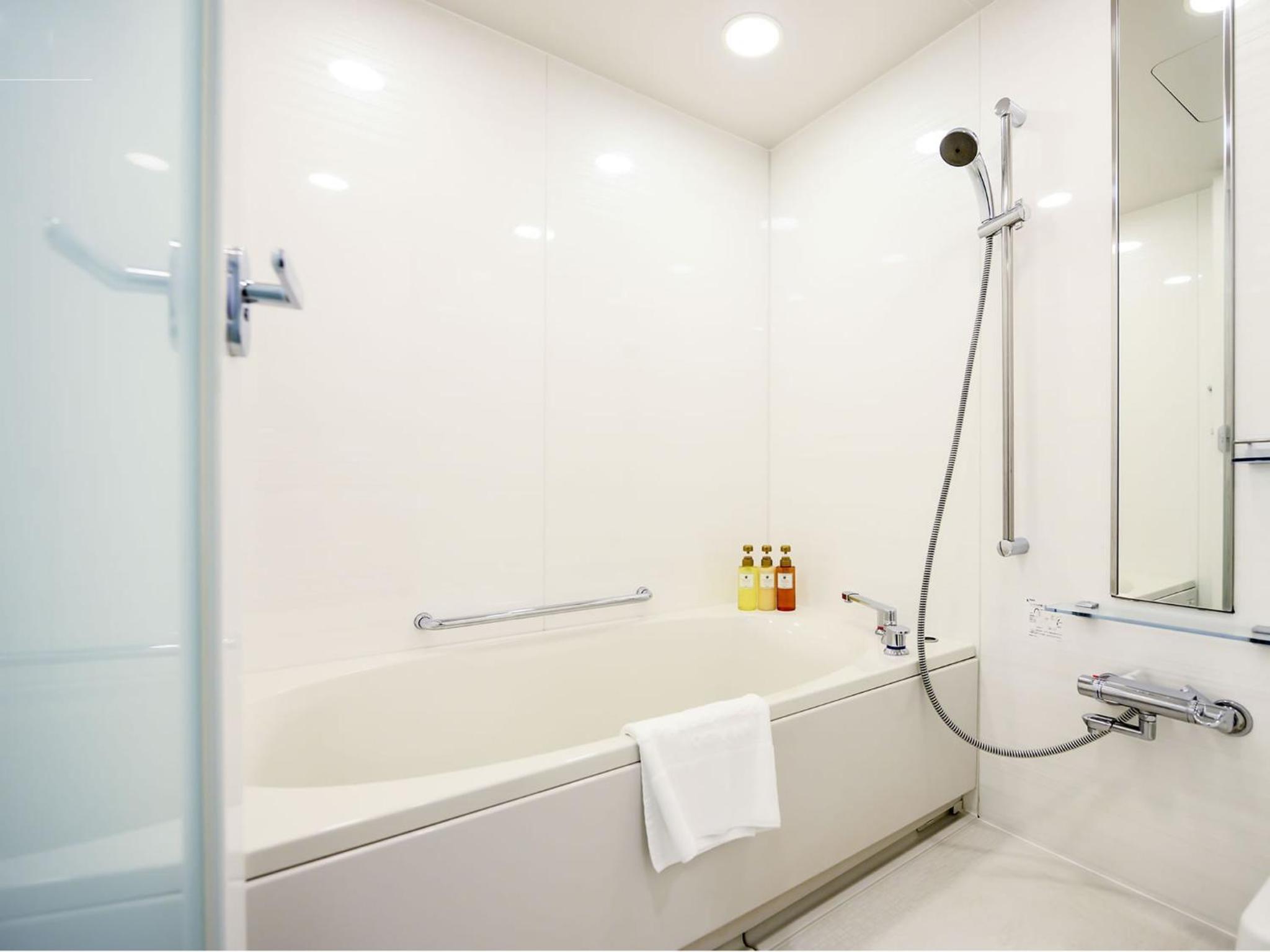 Large Deluxe Room with Harbor view - High Floor 8F - Photo 4