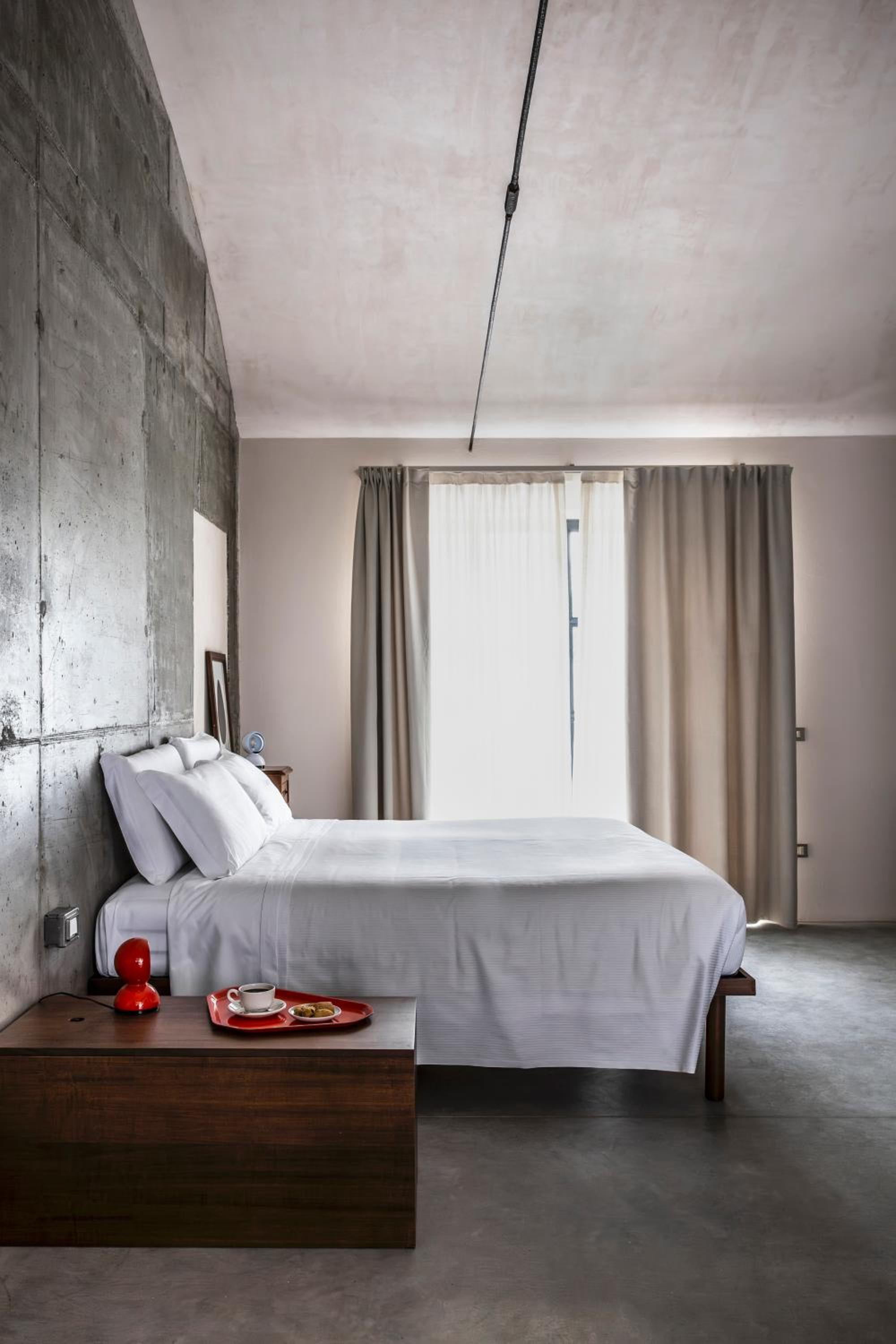 Deluxe Room - Photo 5