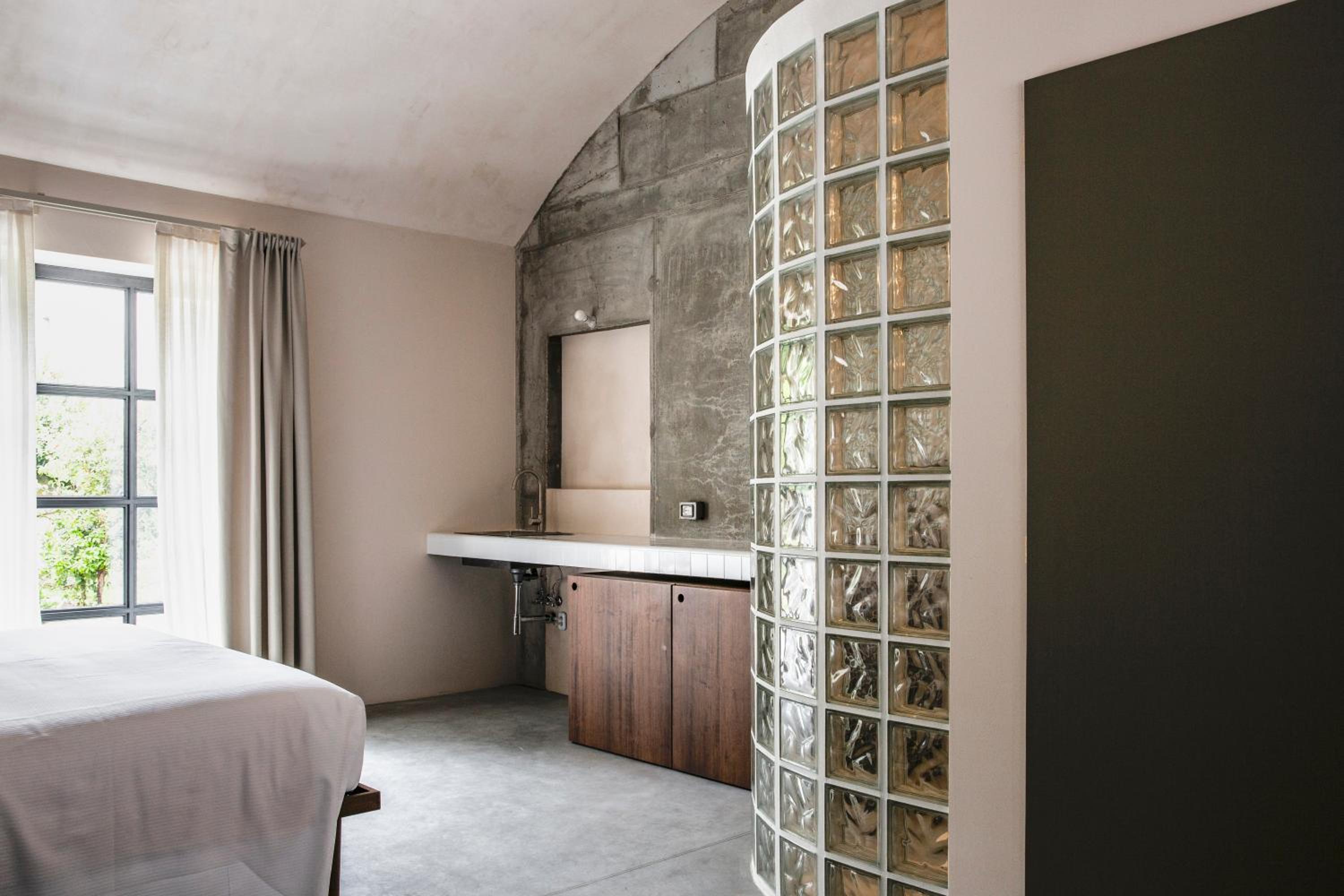 Deluxe Room - Photo 2