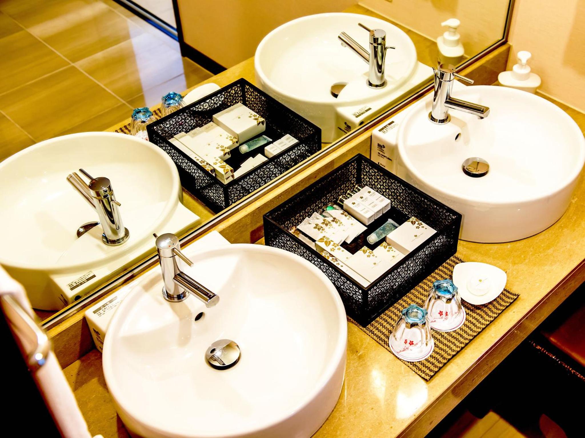 Royal Suite with Ocean View for 1-2 adults - 10F - Photo 8