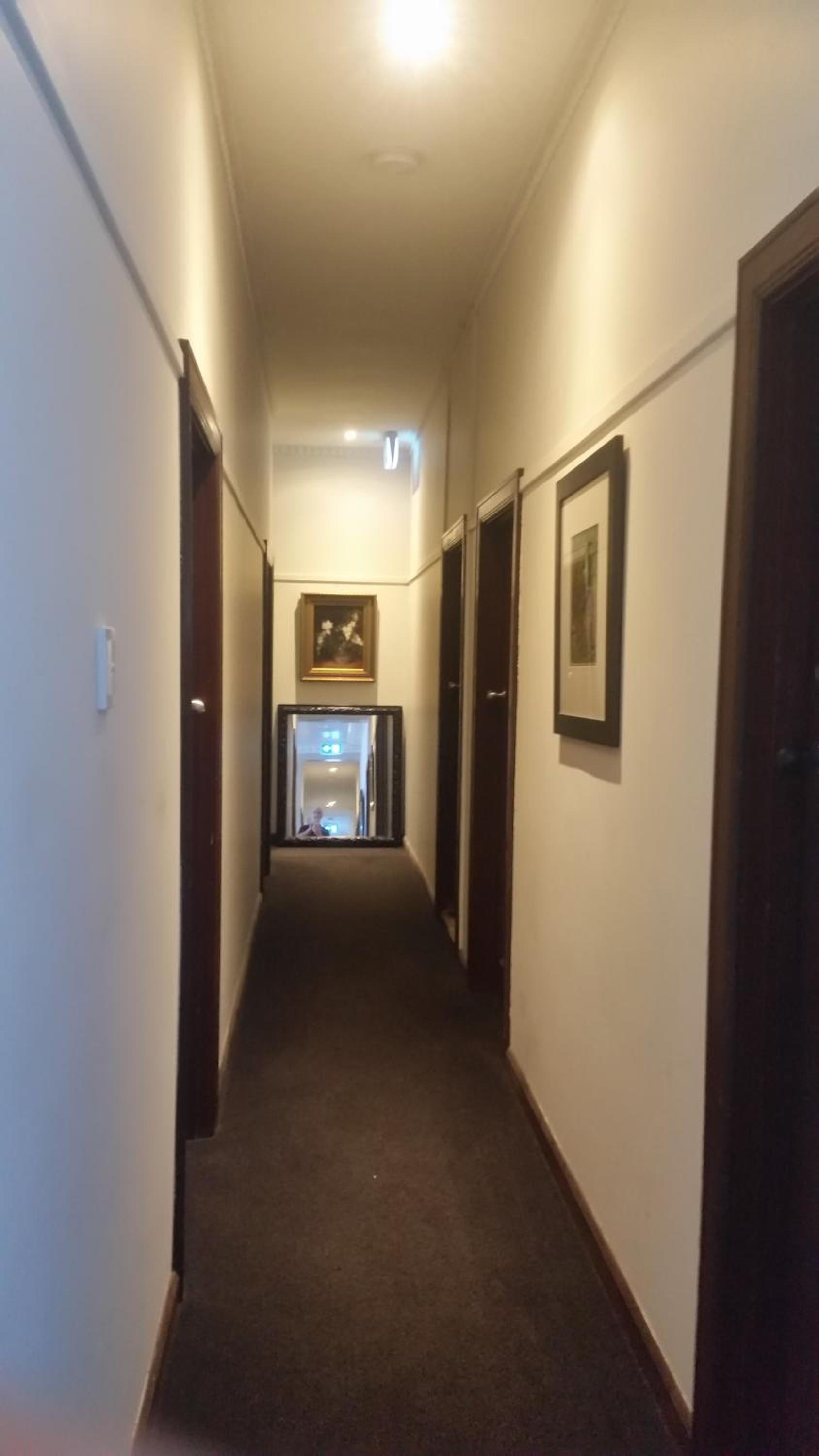 Budget Twin Room - Photo 3