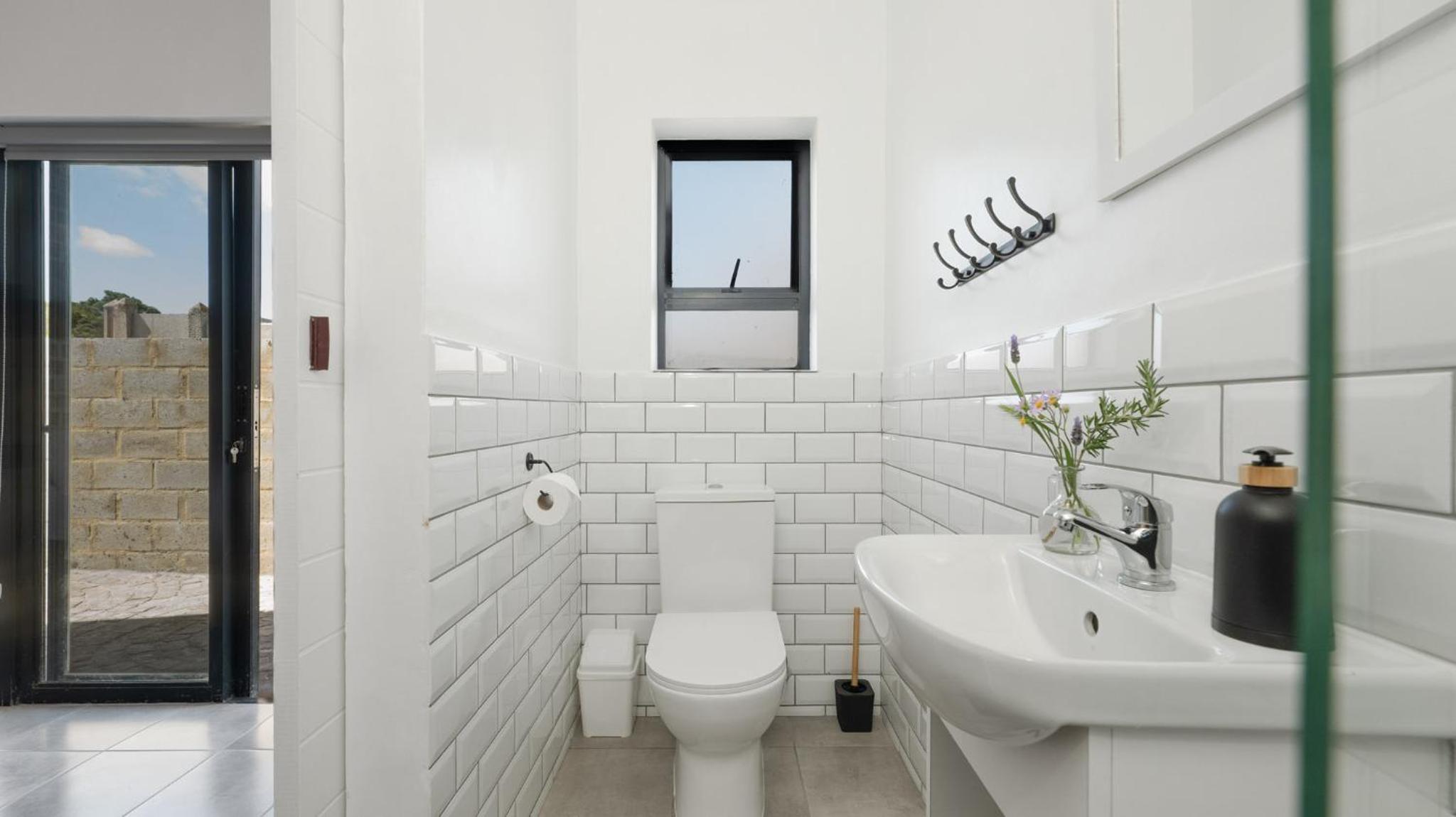 Budget Double Room photo 3