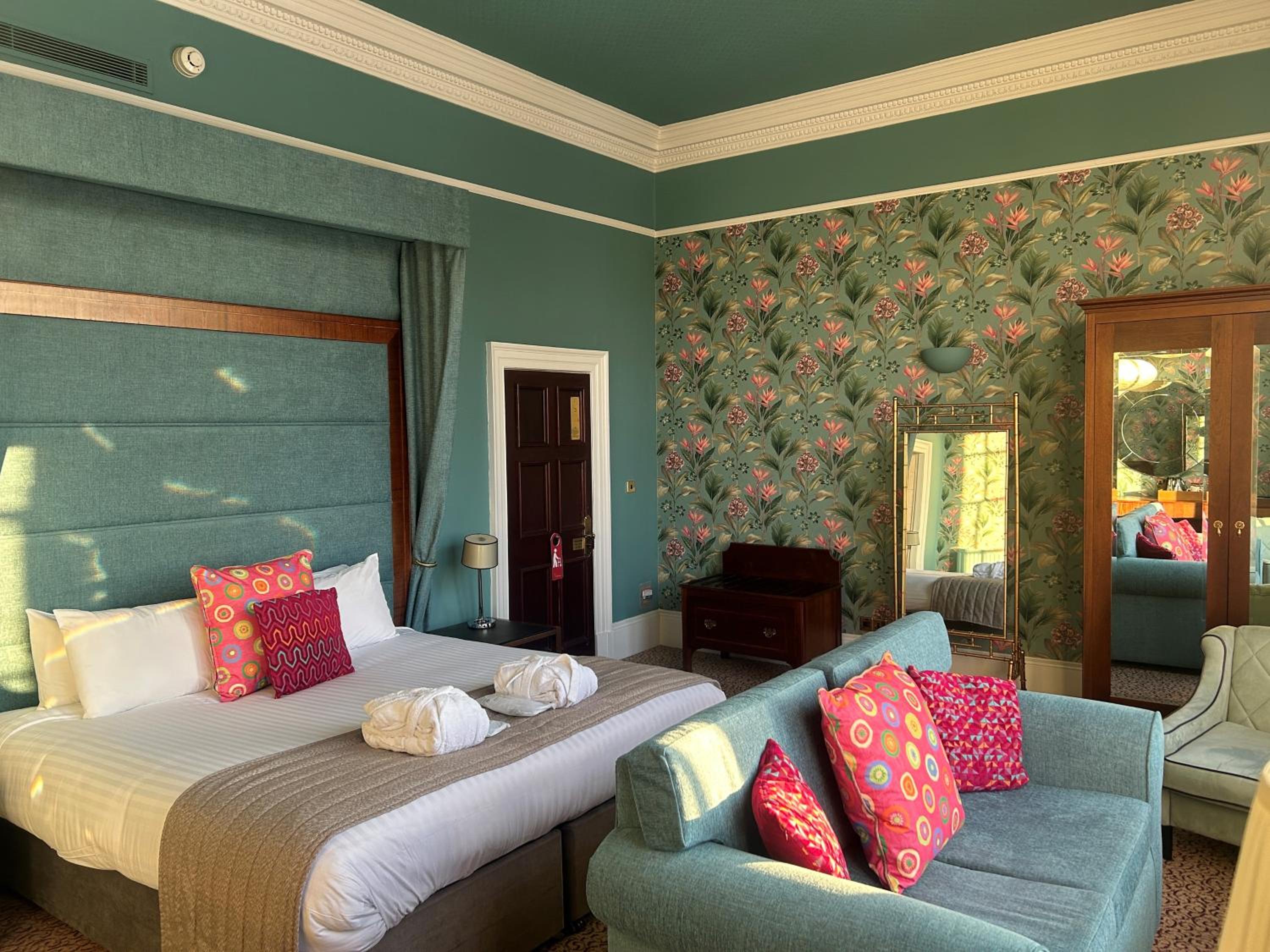 Deluxe Room - Photo 4