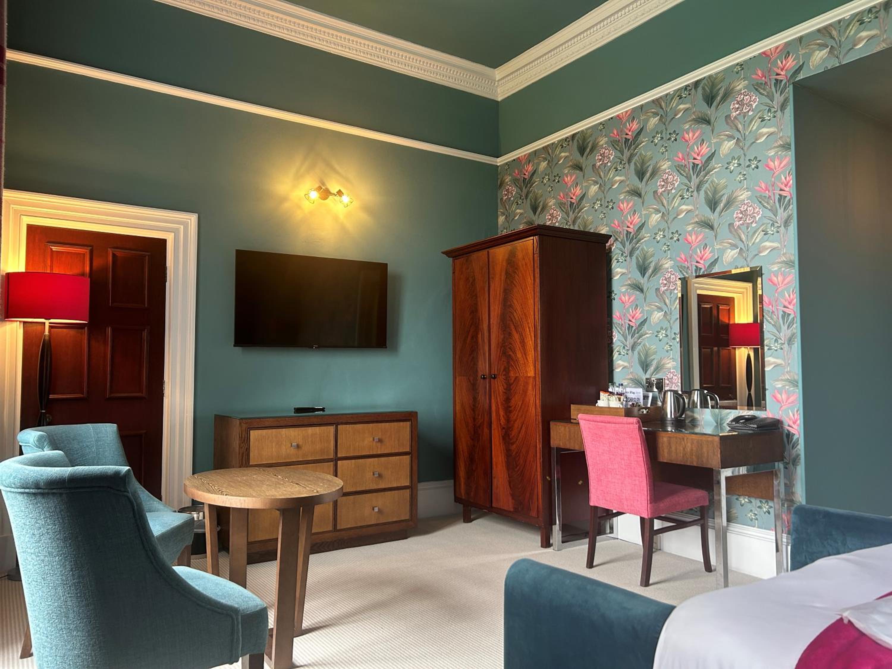 Deluxe Room - Photo 7