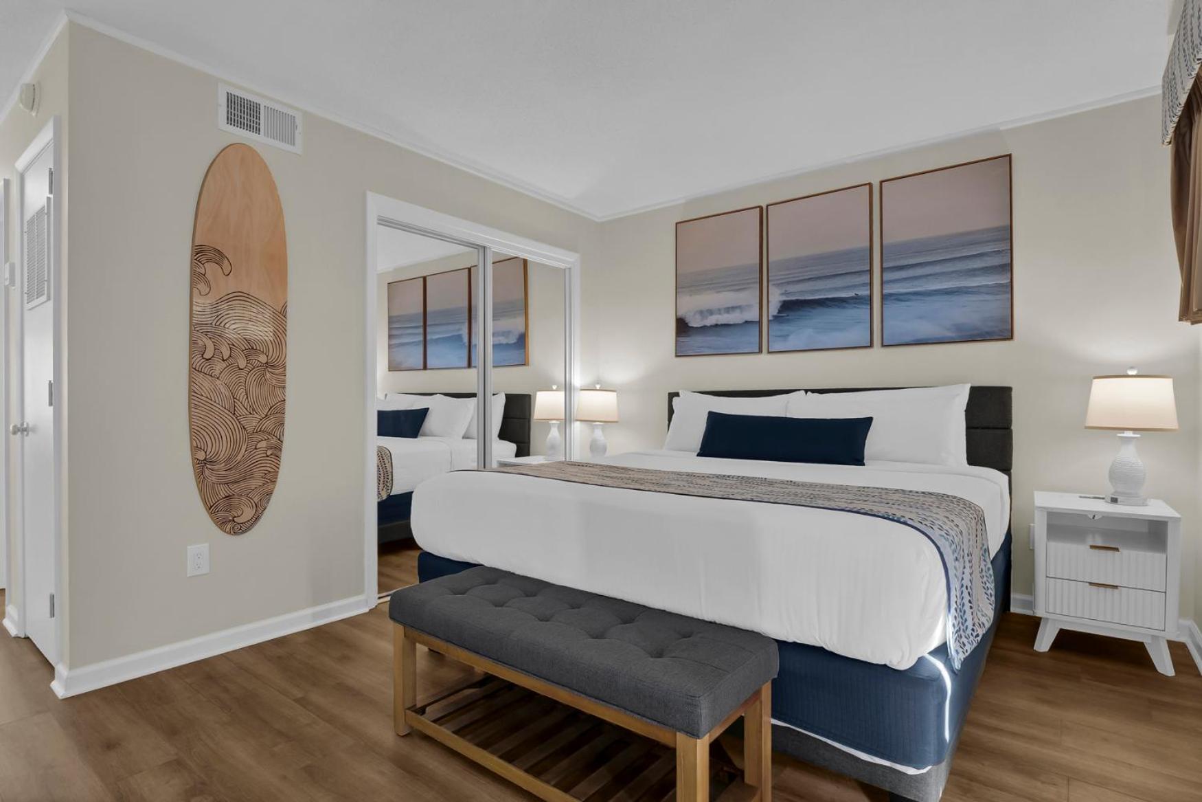 Deluxe One-Bedroom Apartment With Harbour View photo 1