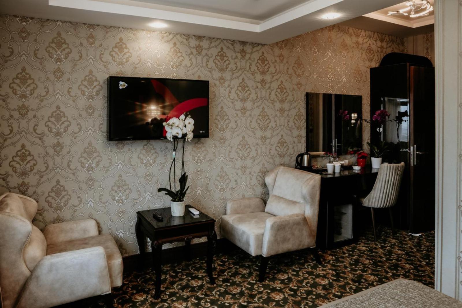 Deluxe King Room photo 1