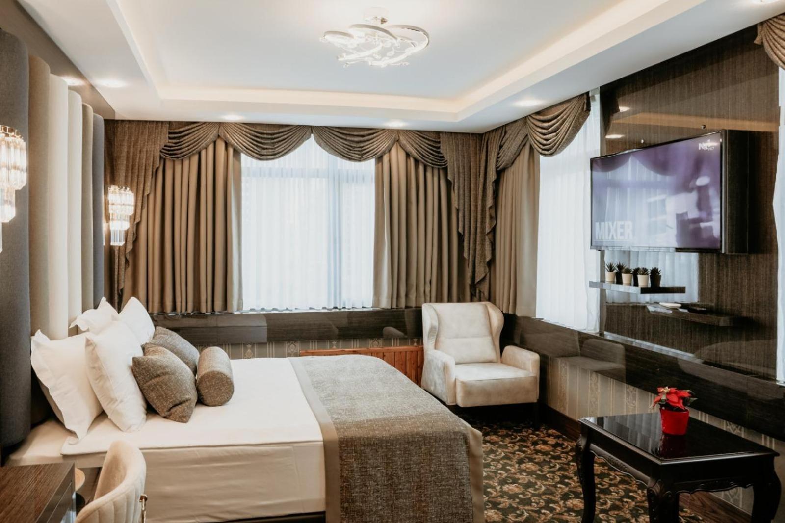 Deluxe King Room photo 3