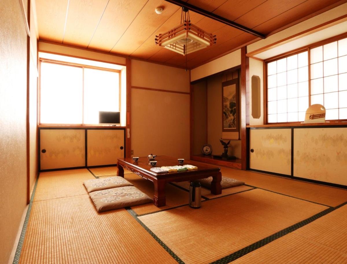 Japanese-Style Superior Room with Shared Bathroom photo 1