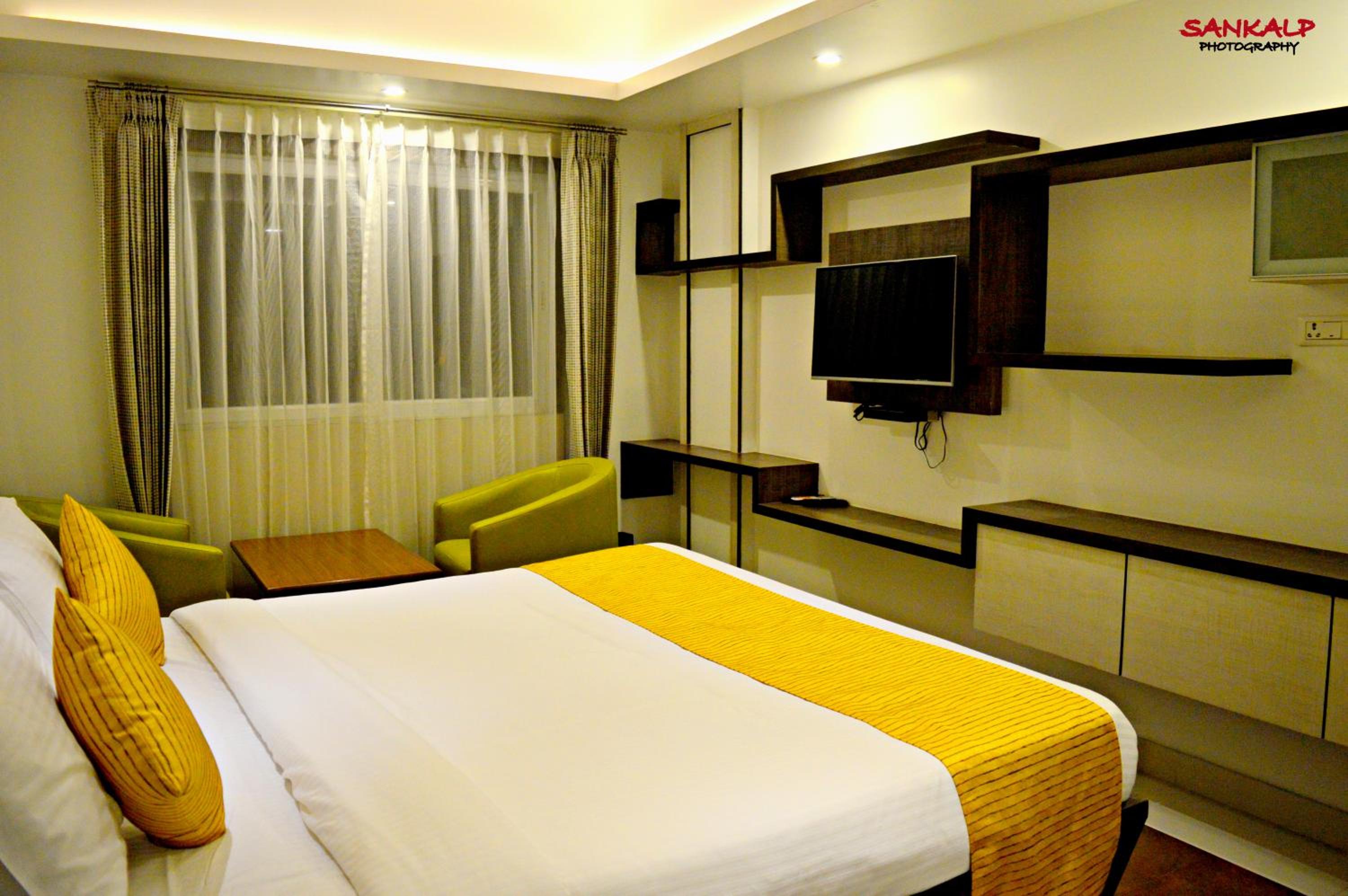 Grand Suite including Free pick up photo 2