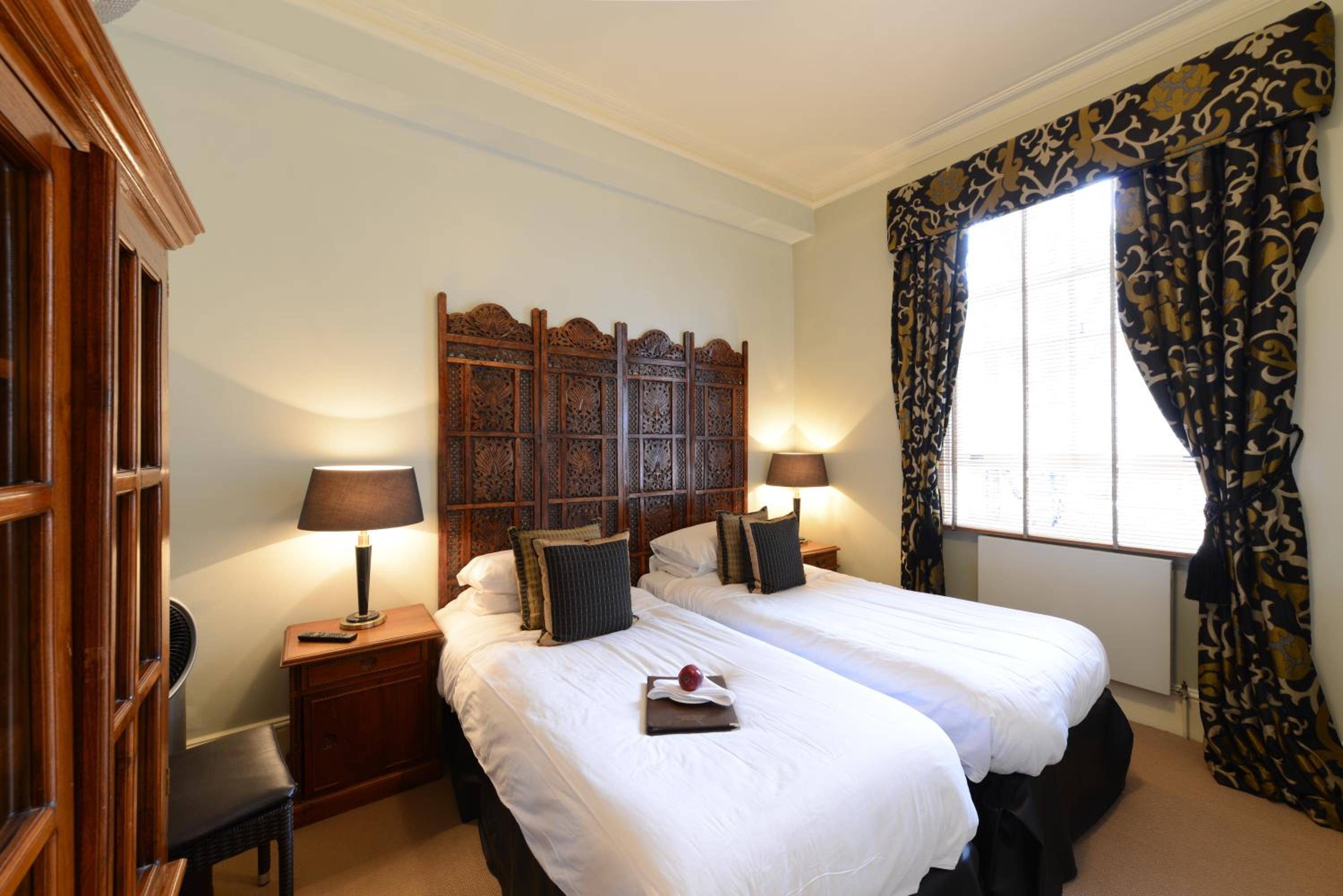 Luxury Twin Room photo 2