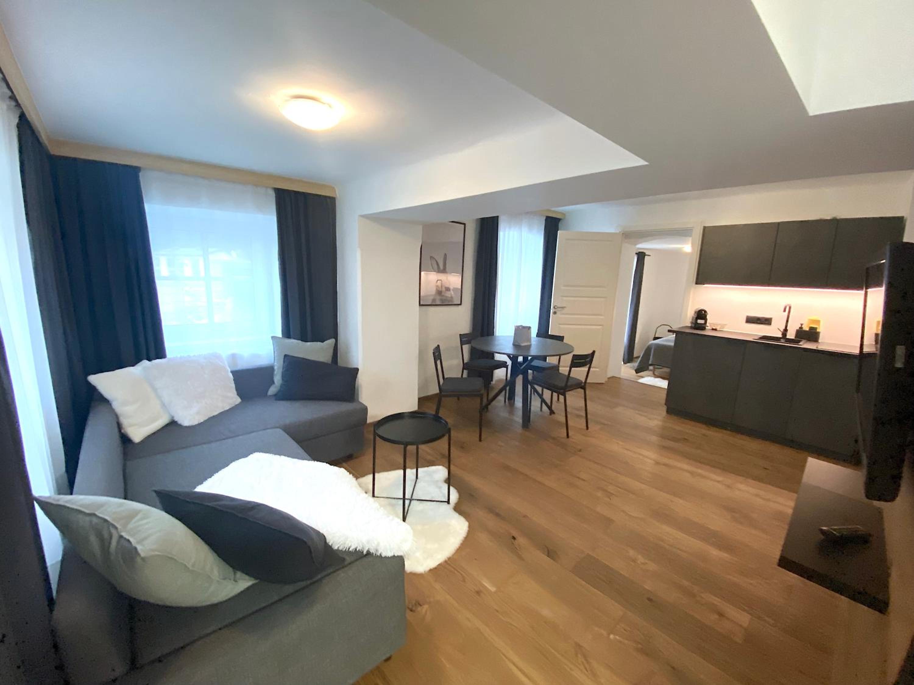 Apartment - Split Level photo 3