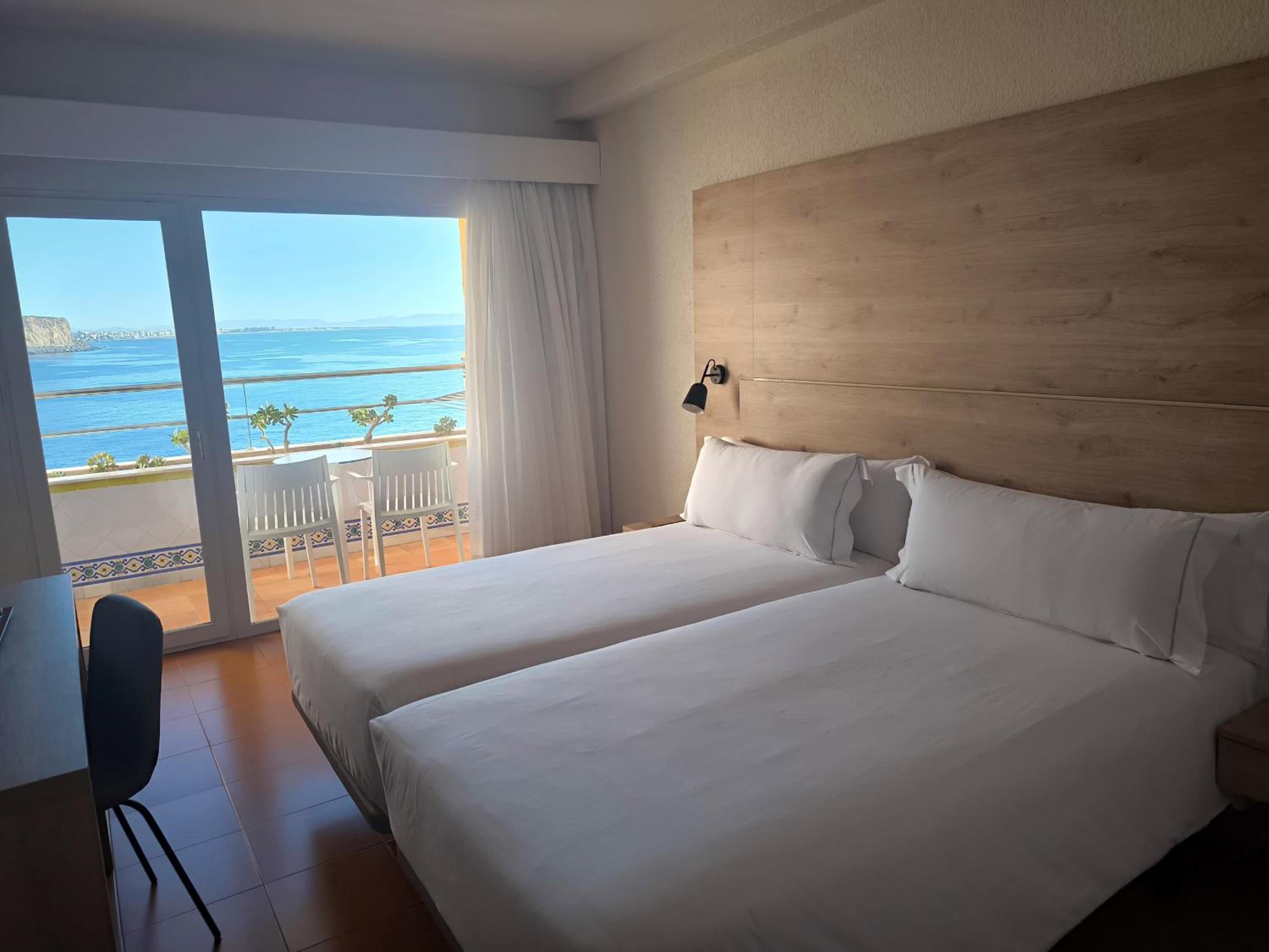 Deluxe Single Room with Sea View photo 2