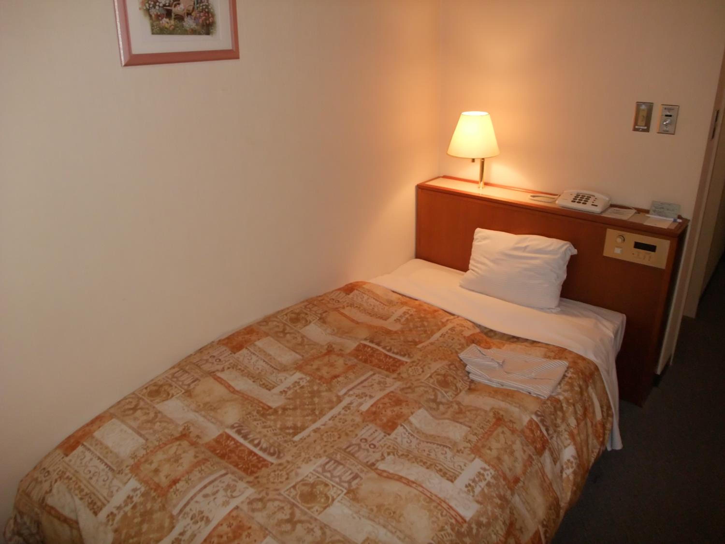 Economy Single Room - Non Smoking photo 2