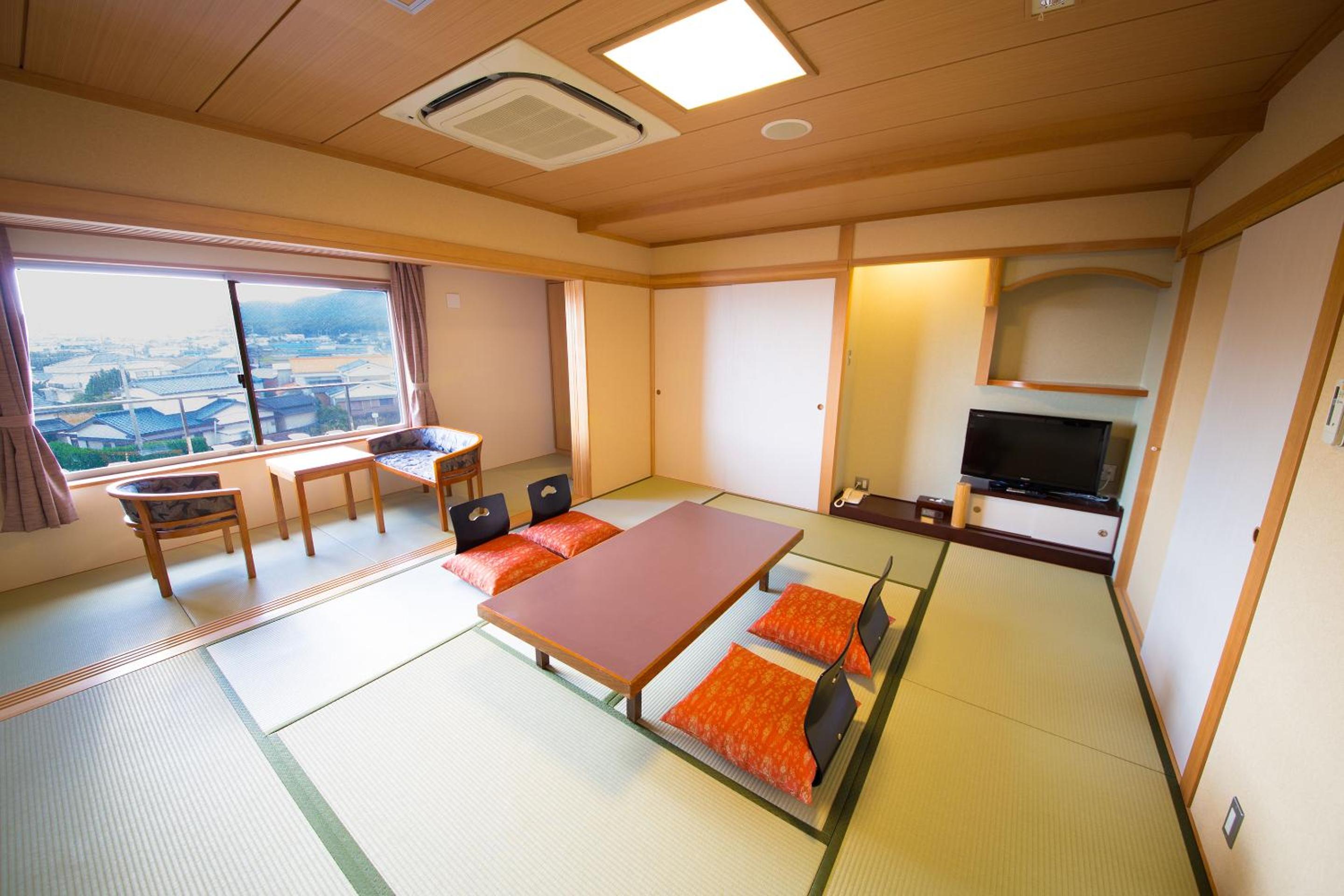 Family Room with Mountain View