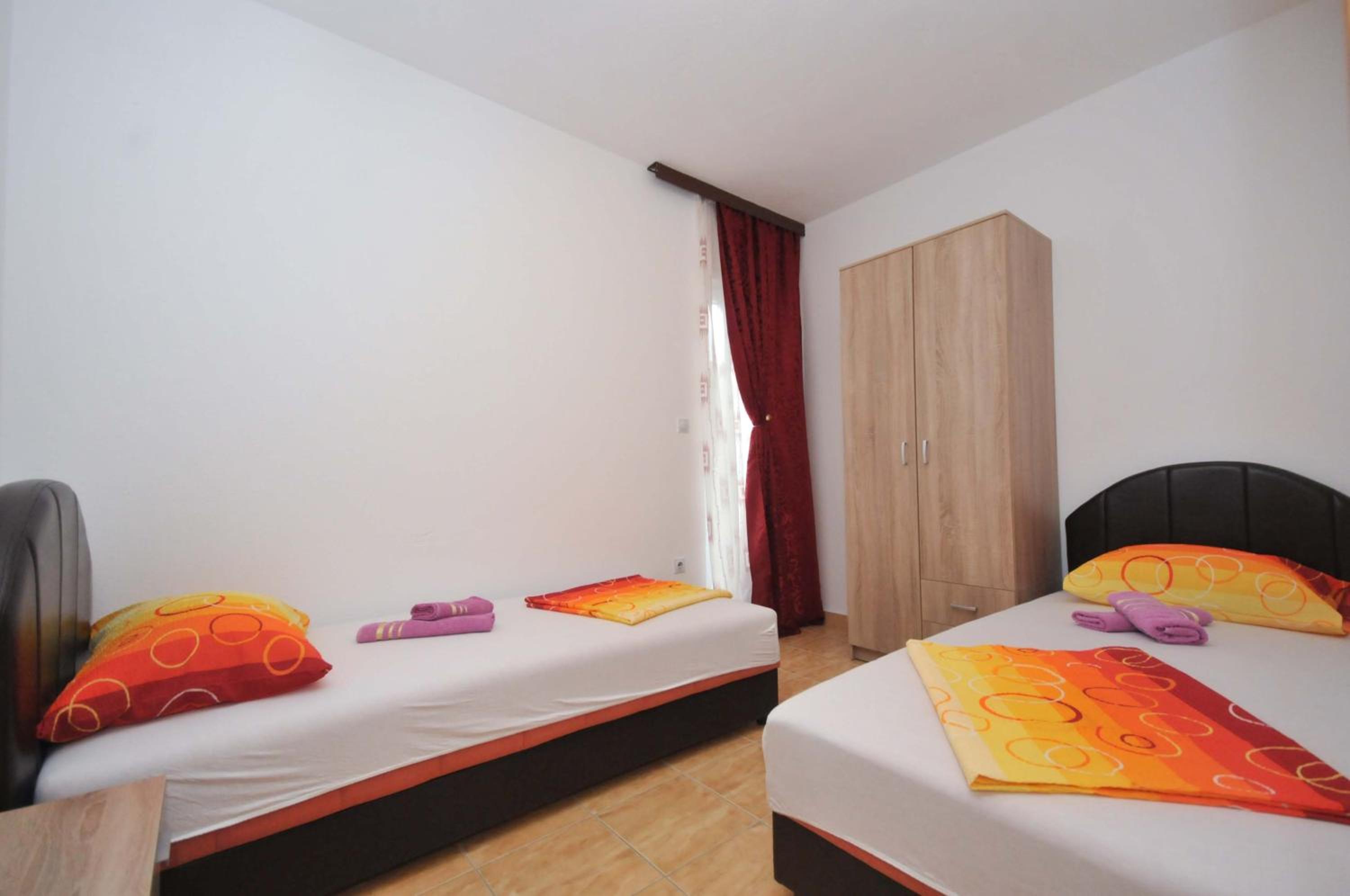 Four-Bedroom Apartment - Photo 6