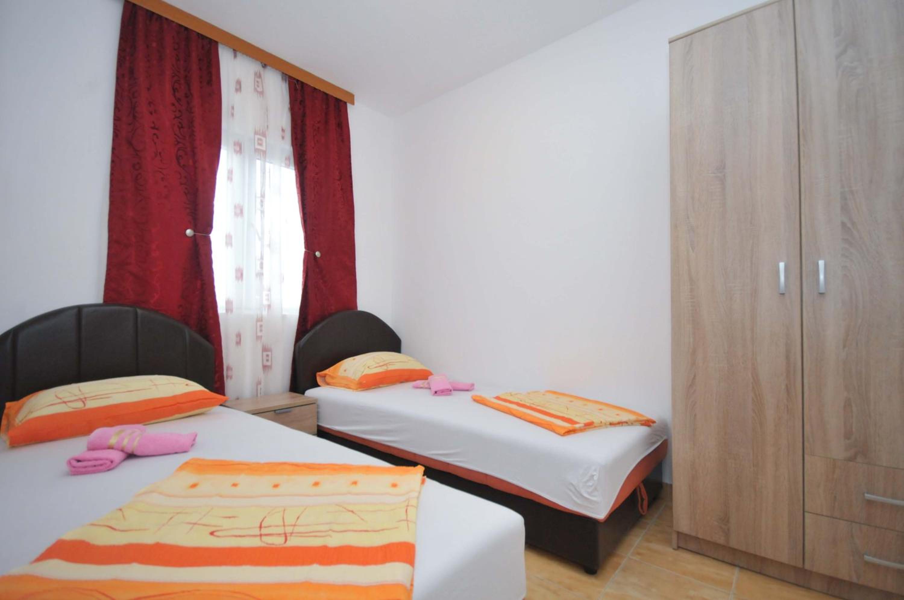 Four-Bedroom Apartment - Photo 7