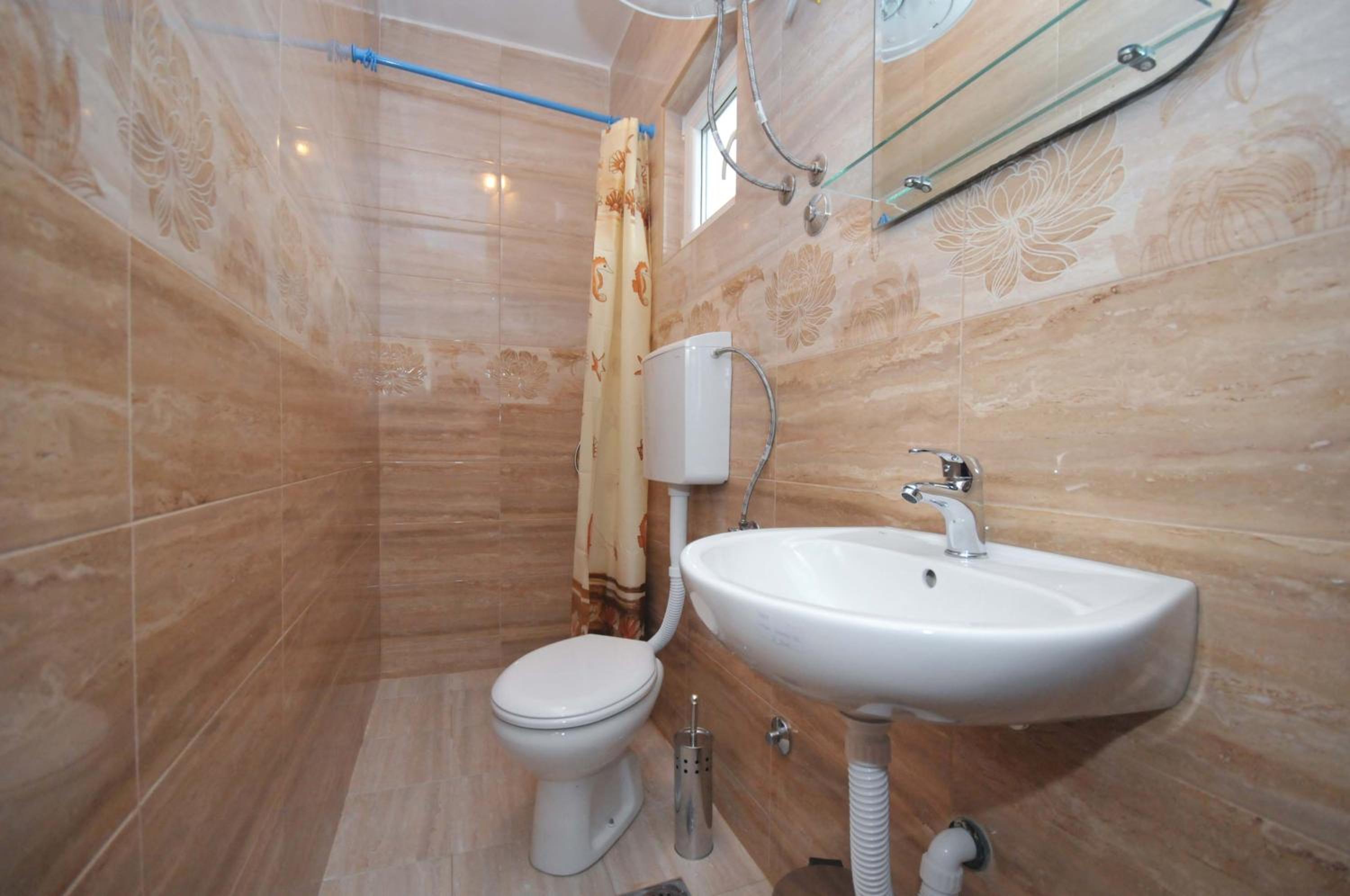 Four-Bedroom Apartment - Photo 9