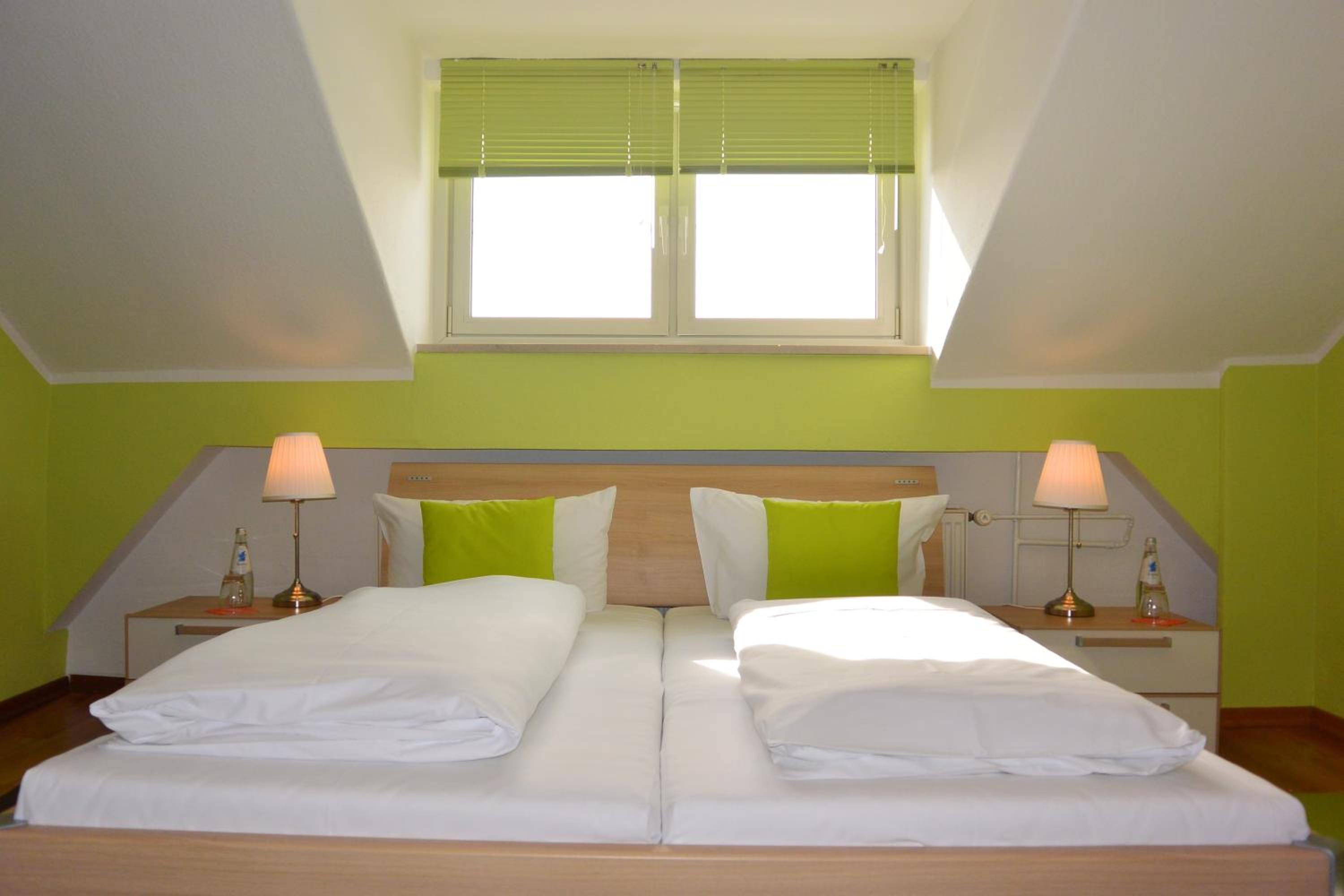 Double Room - Photo 16