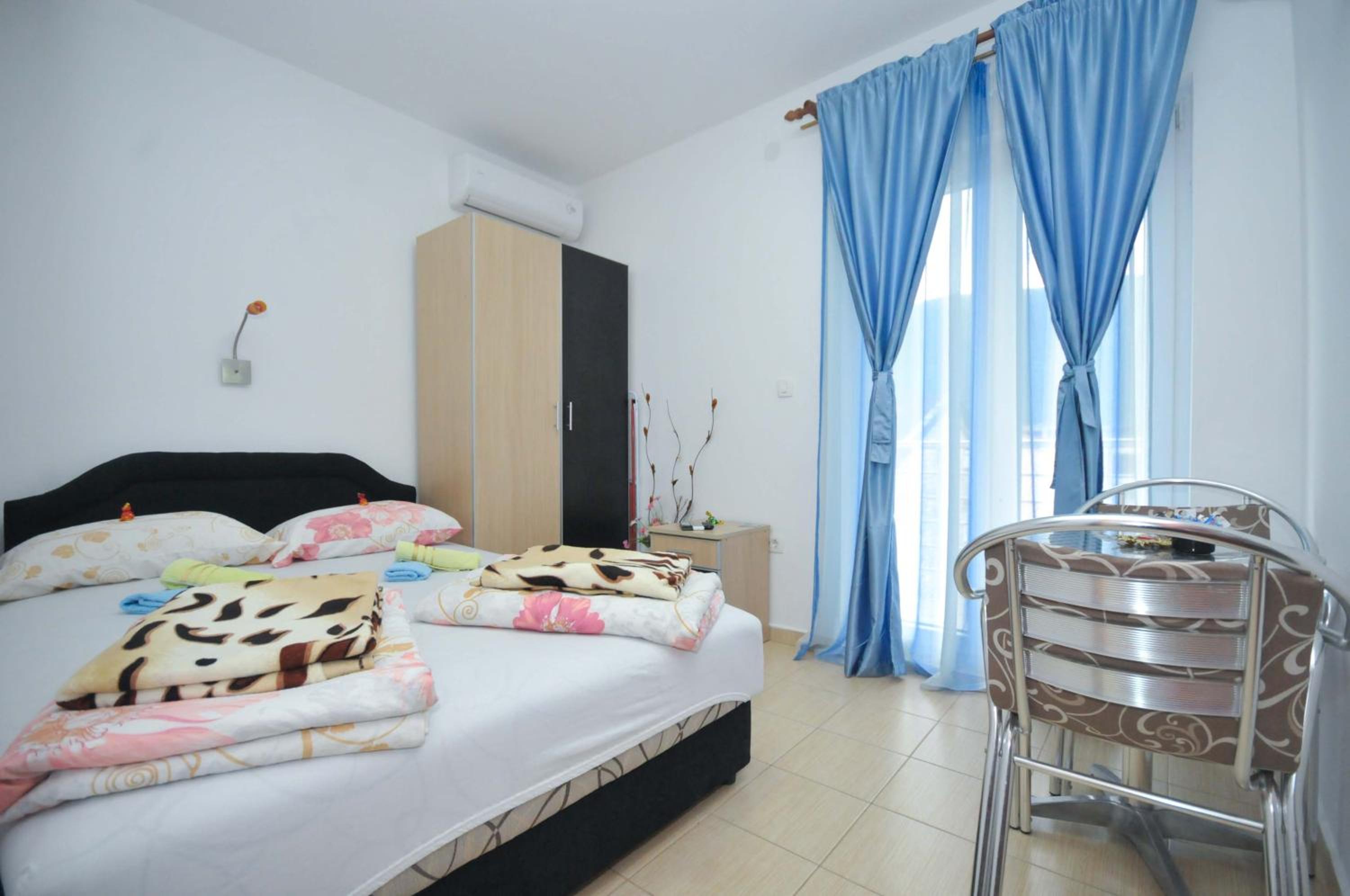 Studio Apartment with Terrace