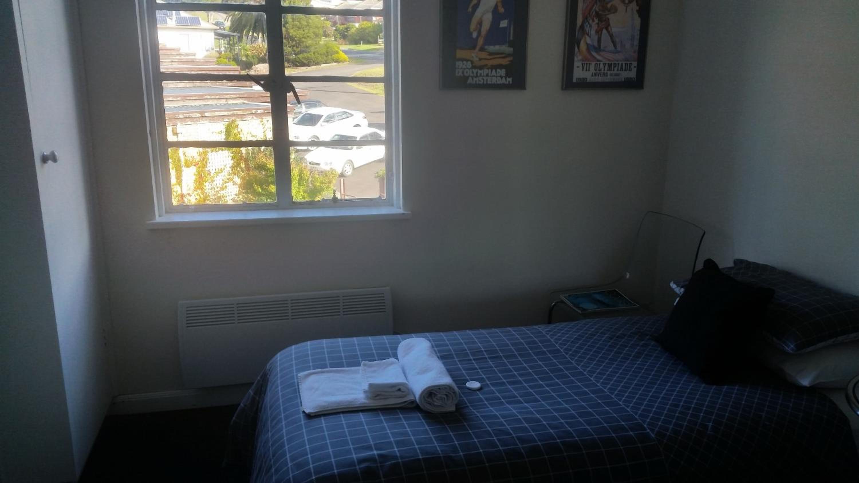 Budget Twin Room - Photo 5