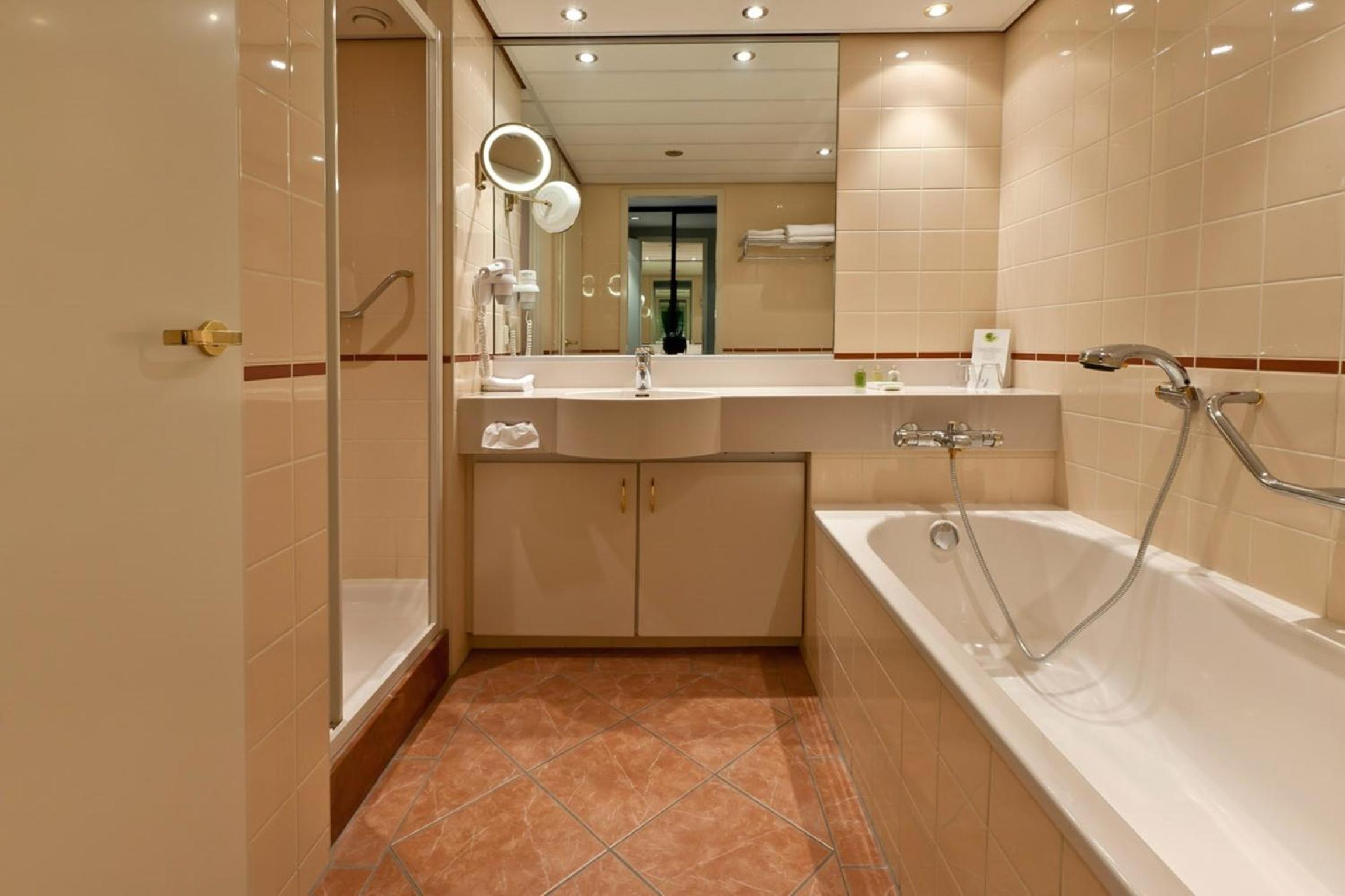Deluxe Double or Twin Room with French Balcony photo 2