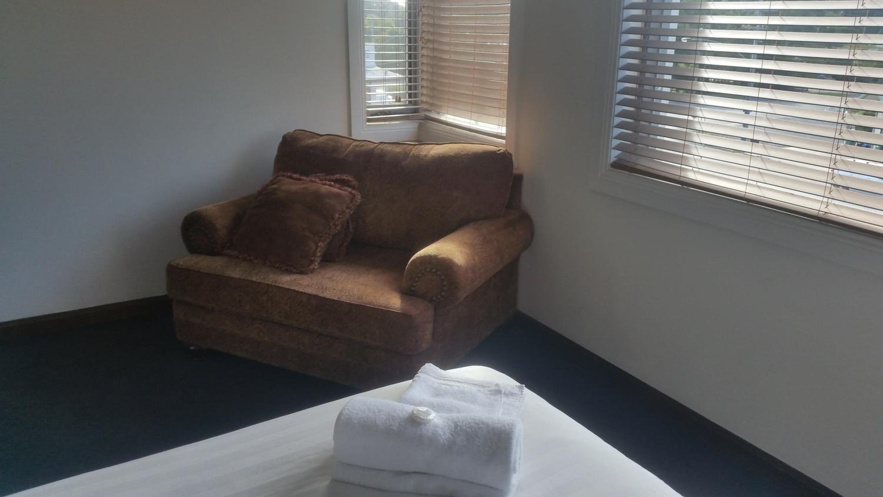 Deluxe Budget Double Room - Photo 5