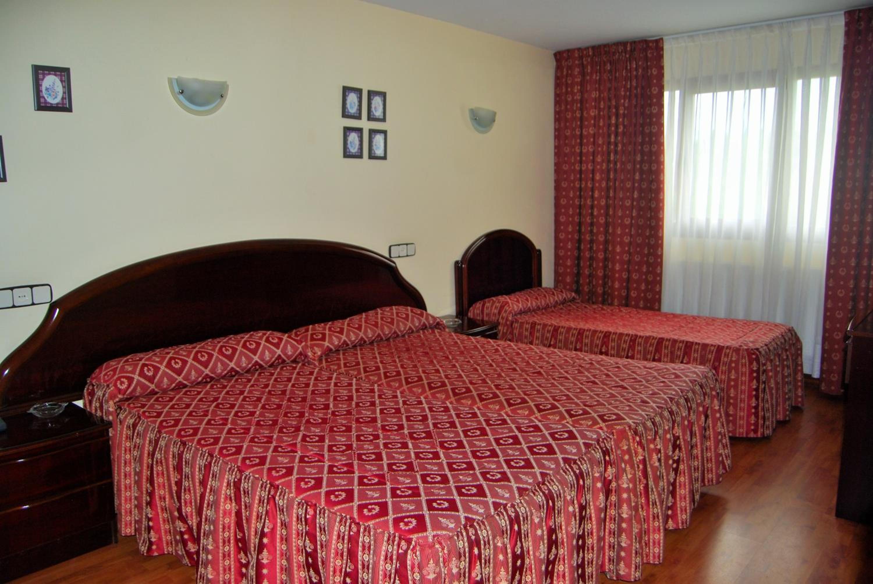 Habitación Doble o con Dos Camas con Cama Adicional