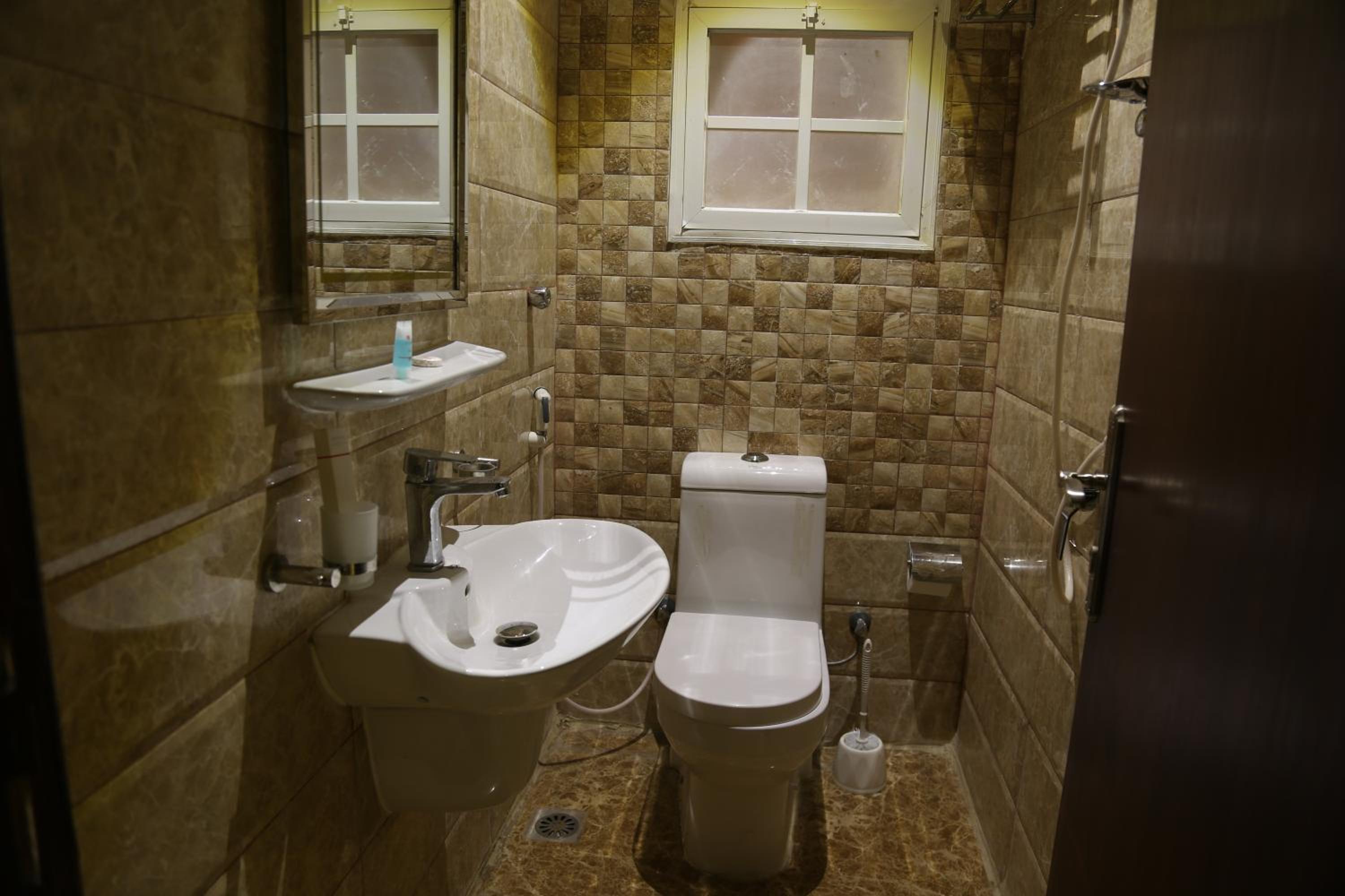 Two-Bedroom Apartment with Garden View photo 2