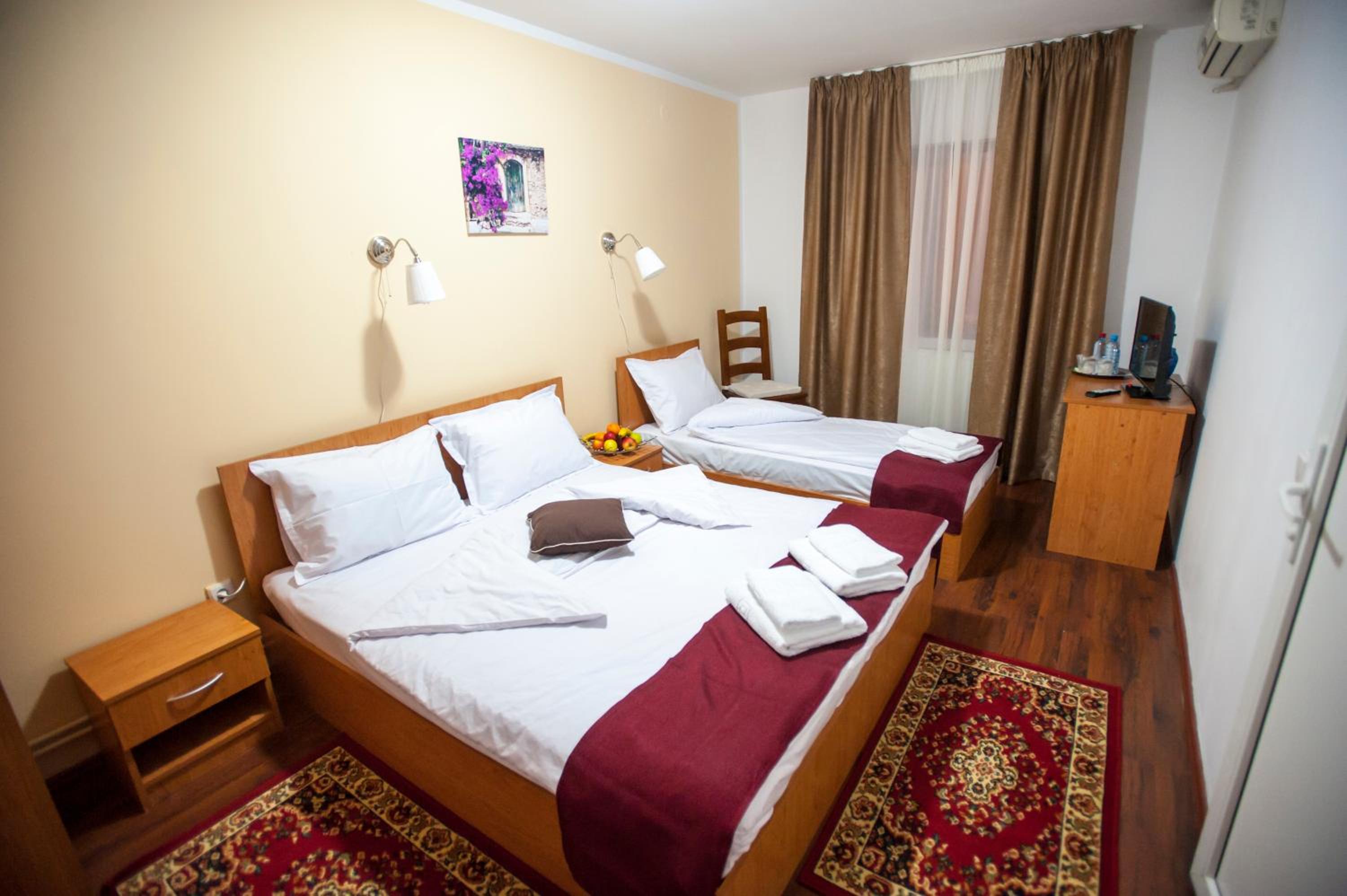 Triple Room - Photo 14