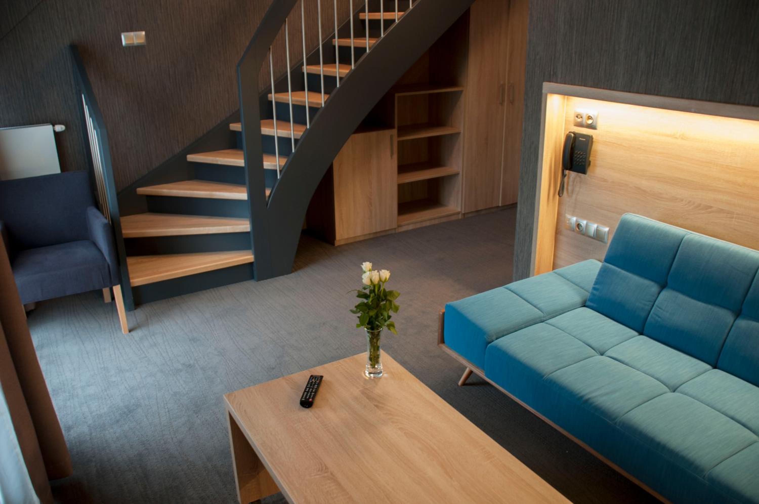 Duplex Room with Extra Bed - Photo 4
