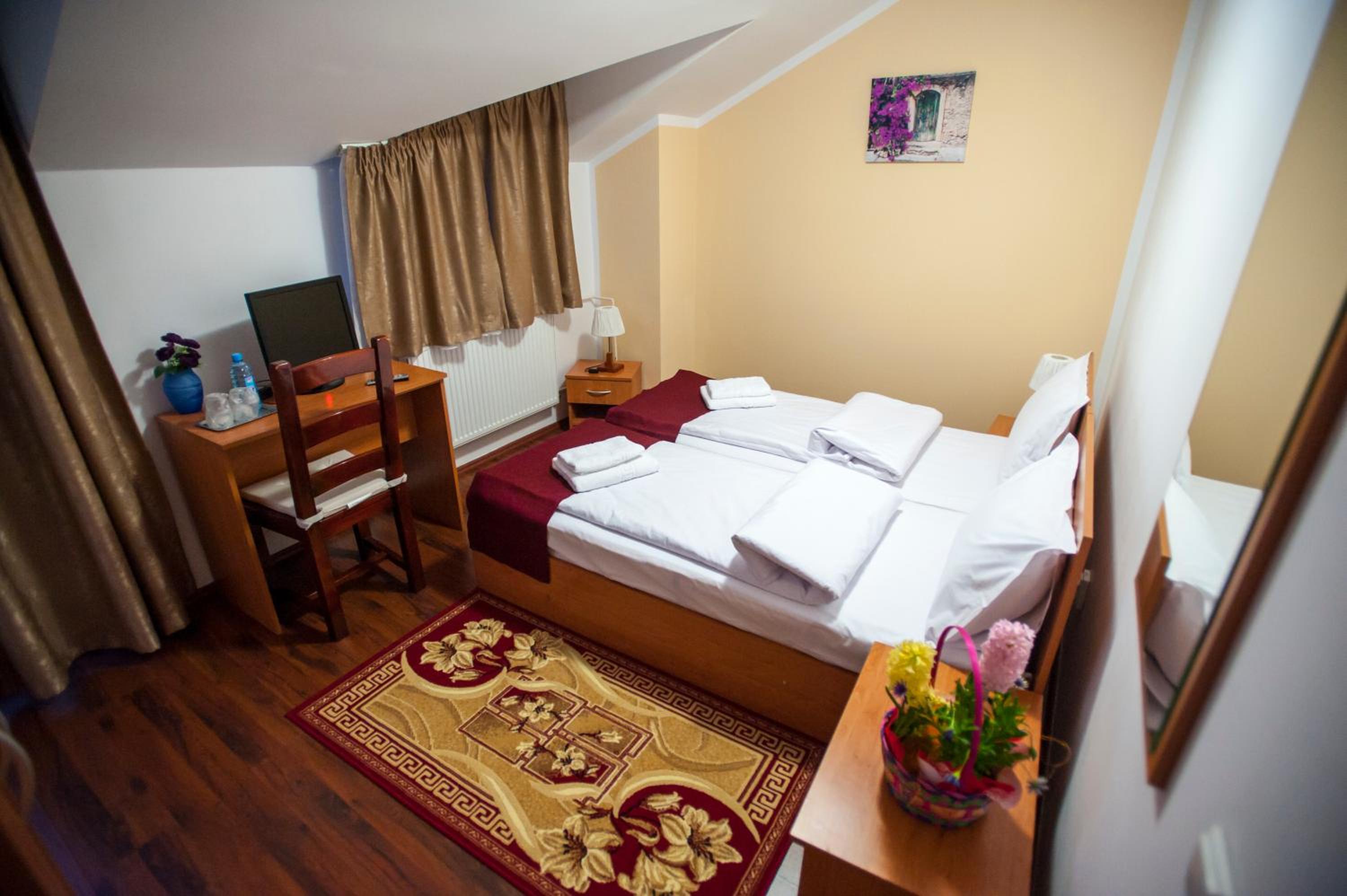 Twin Room - Photo 5