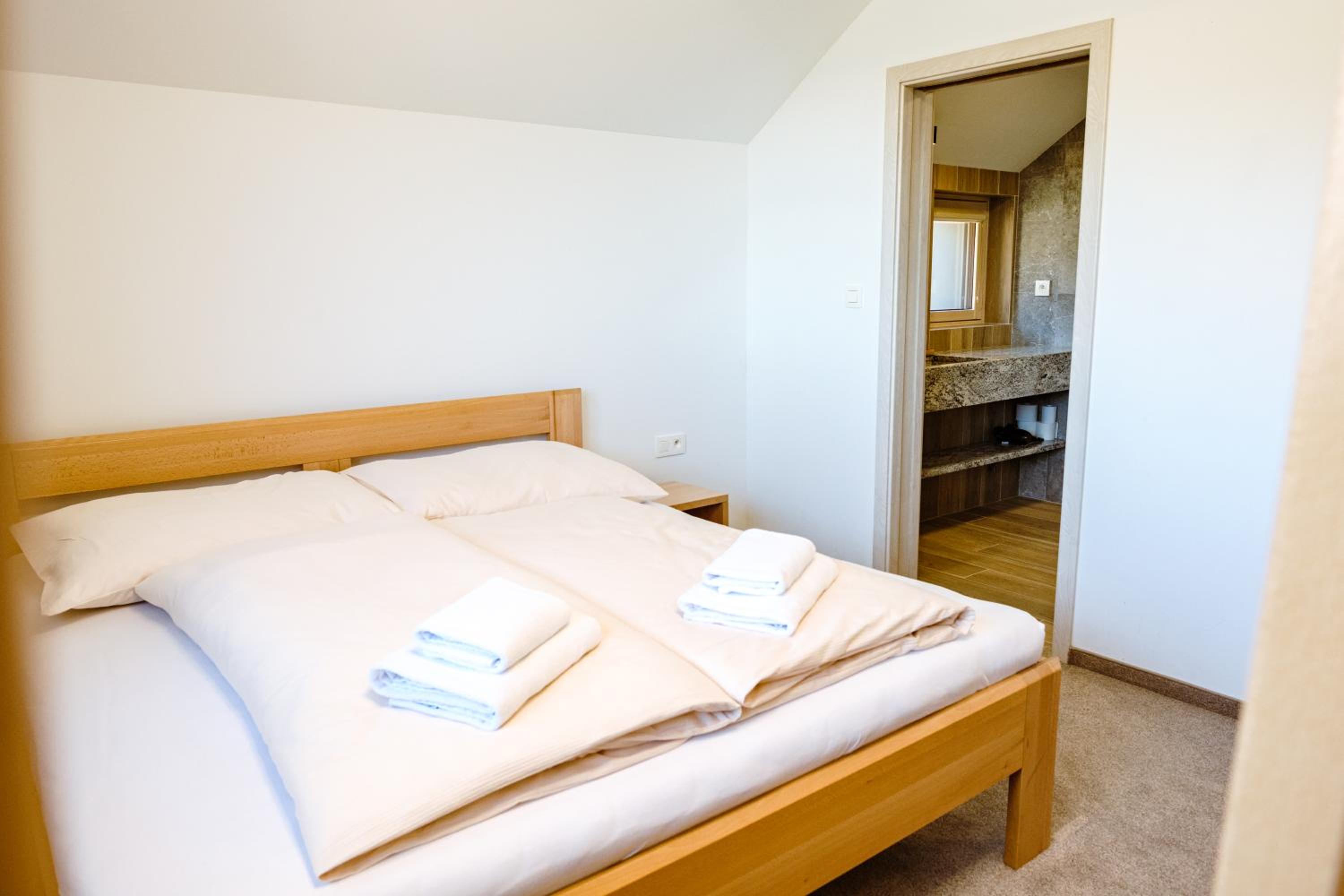Double Room with Extra Bed photo 2